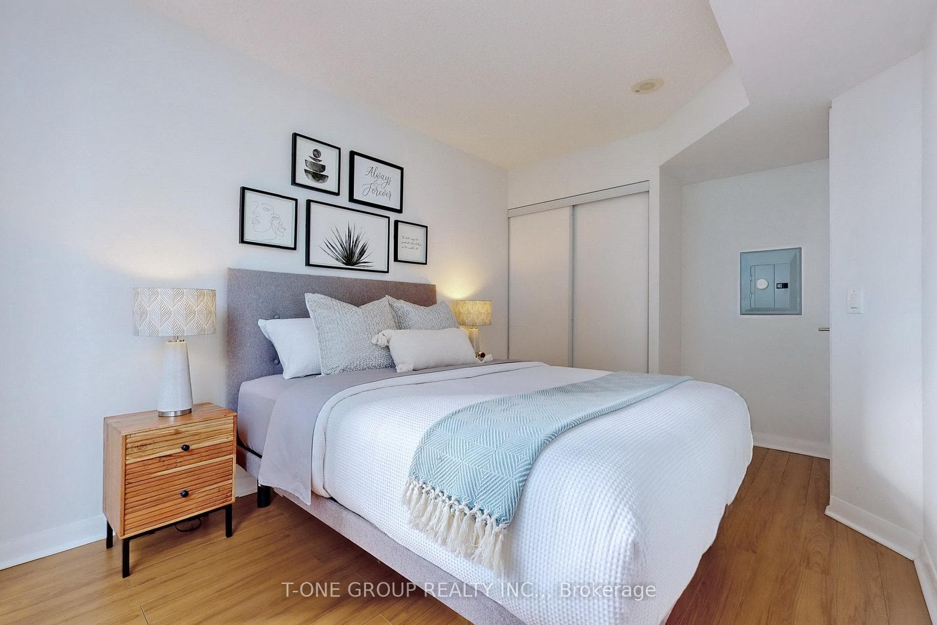 4968 Yonge Street Unit 815 photo 16
