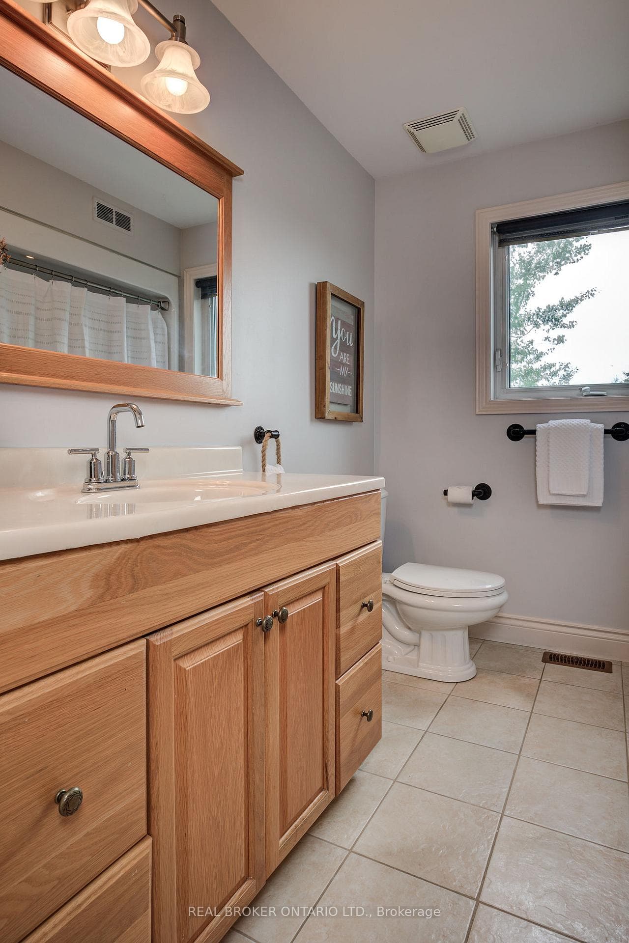 831 Arnold Street photo 19