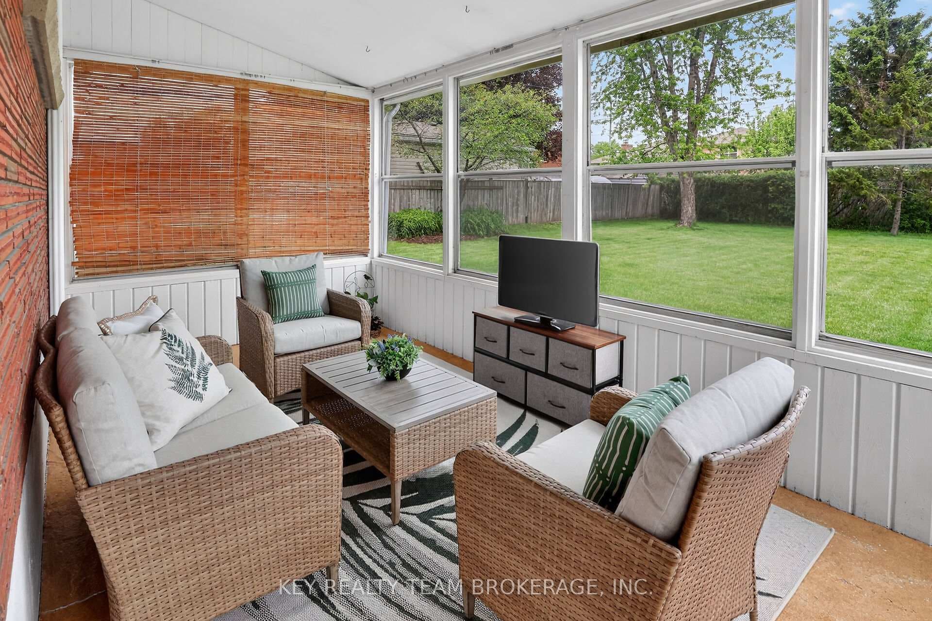 188 Price Avenue photo 27