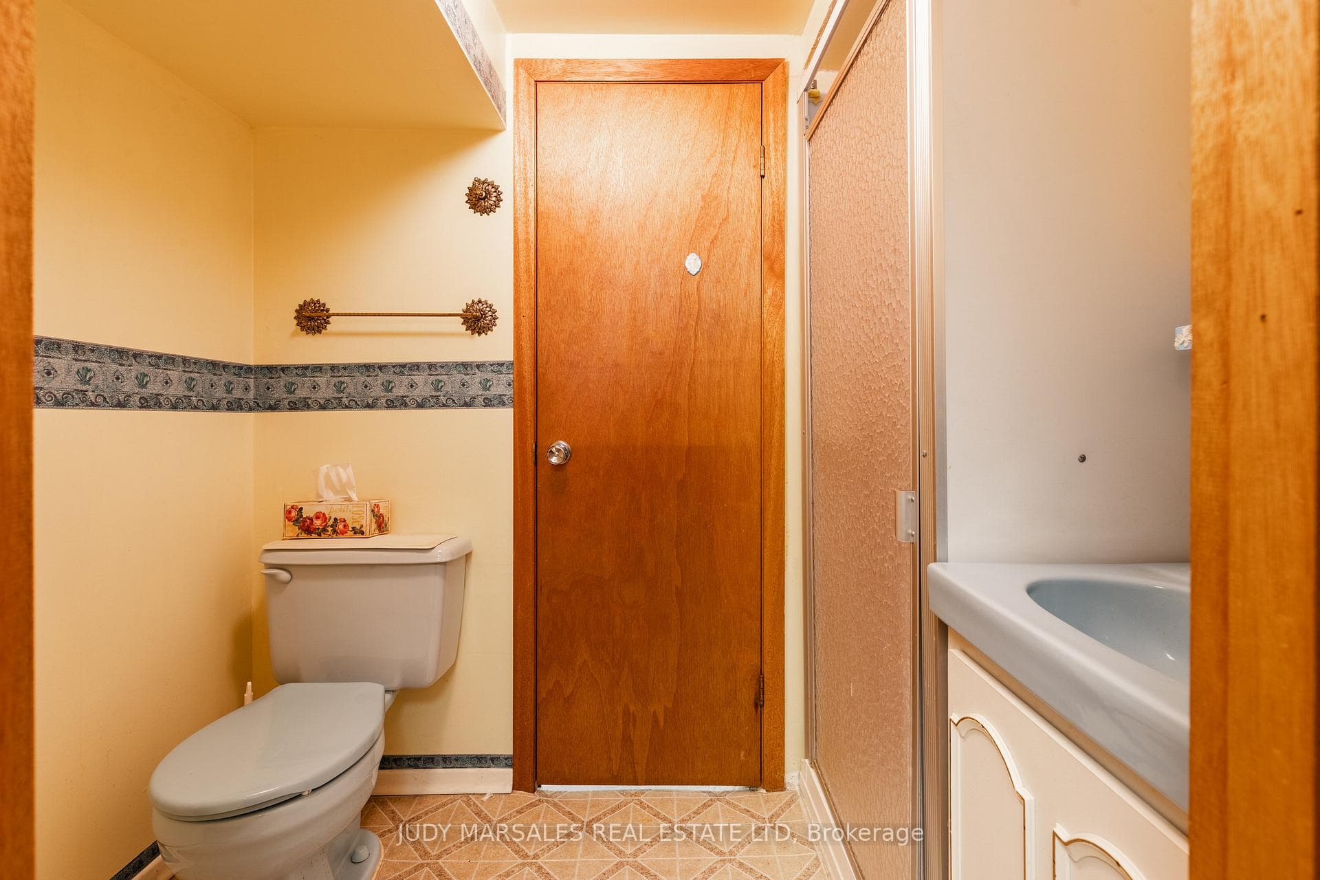228 Bond Street photo 39