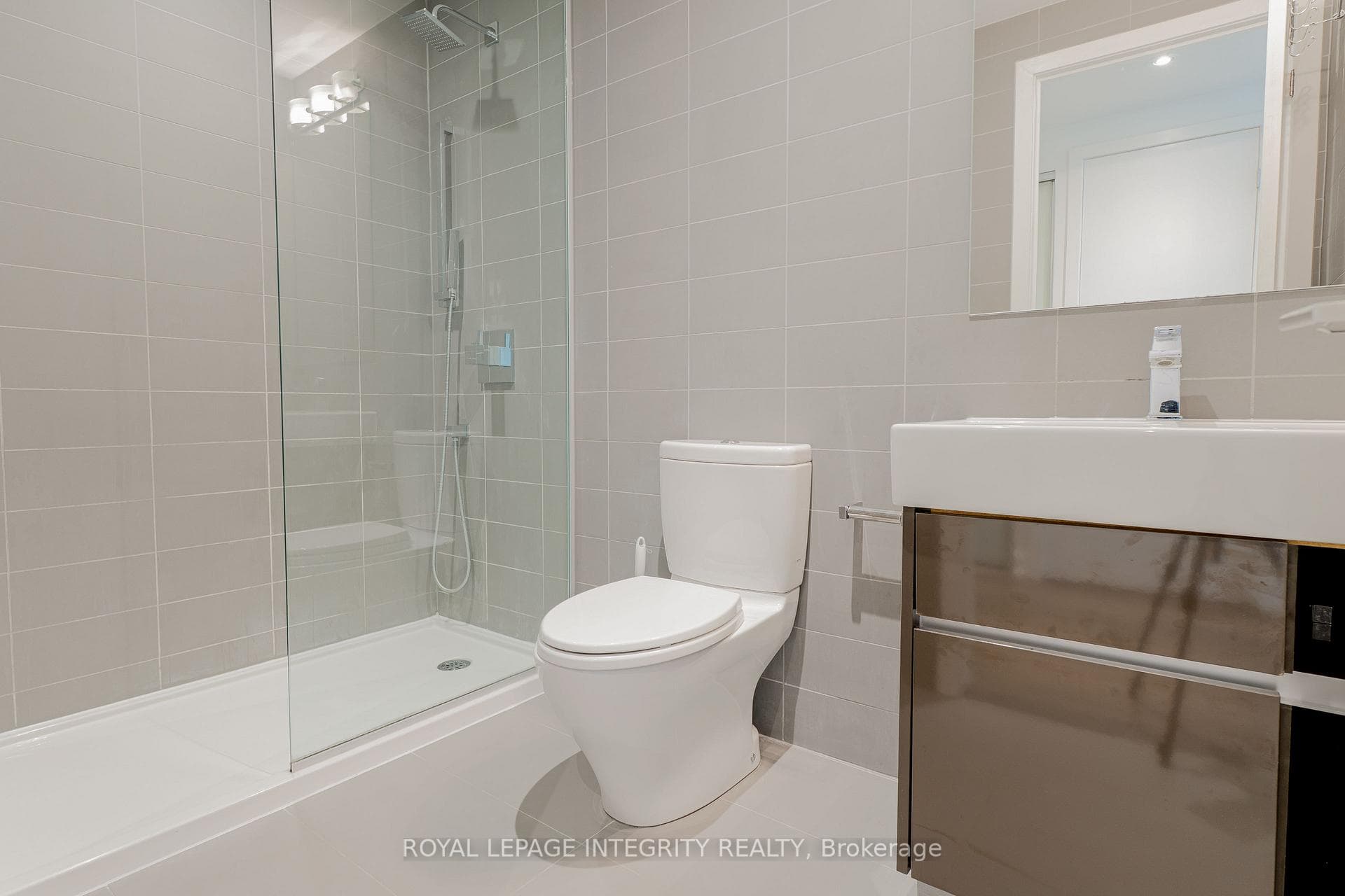 199 Slater Street Unit 1707 photo 12