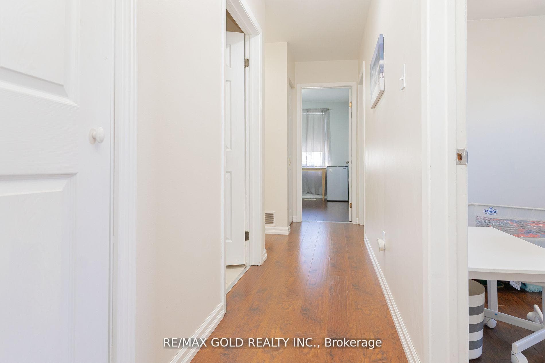 9 Dunster Crescent photo 40