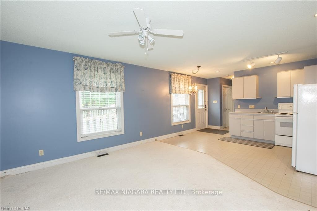 34 Leaside Drive Unit SIDE photo 2