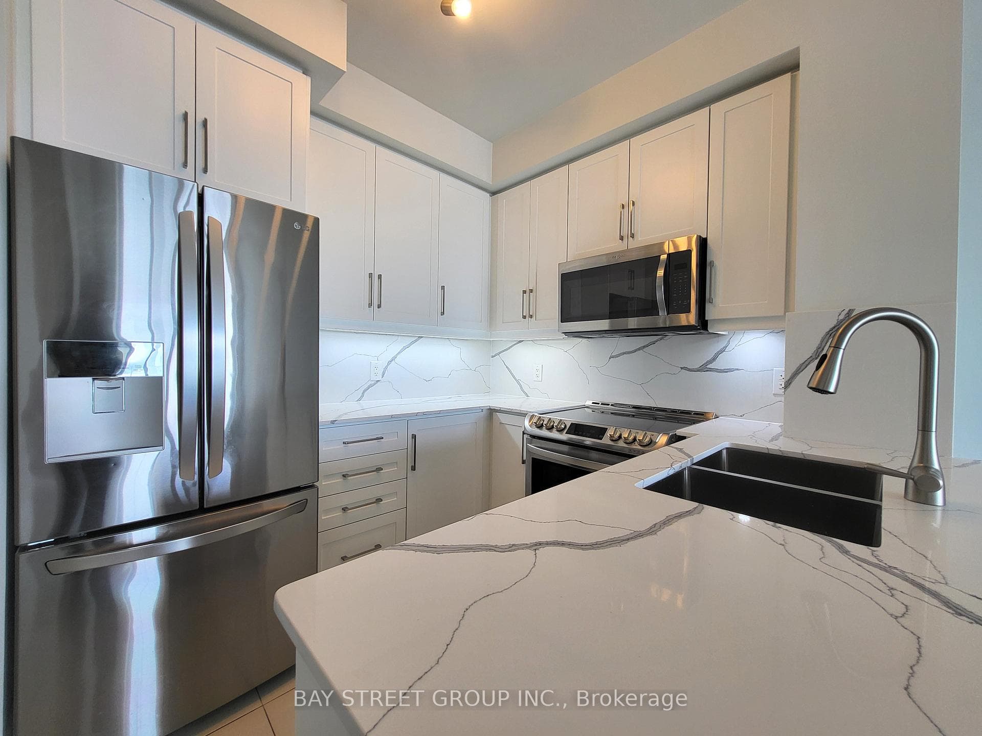 50 Absolute Avenue Unit 3608 photo 8