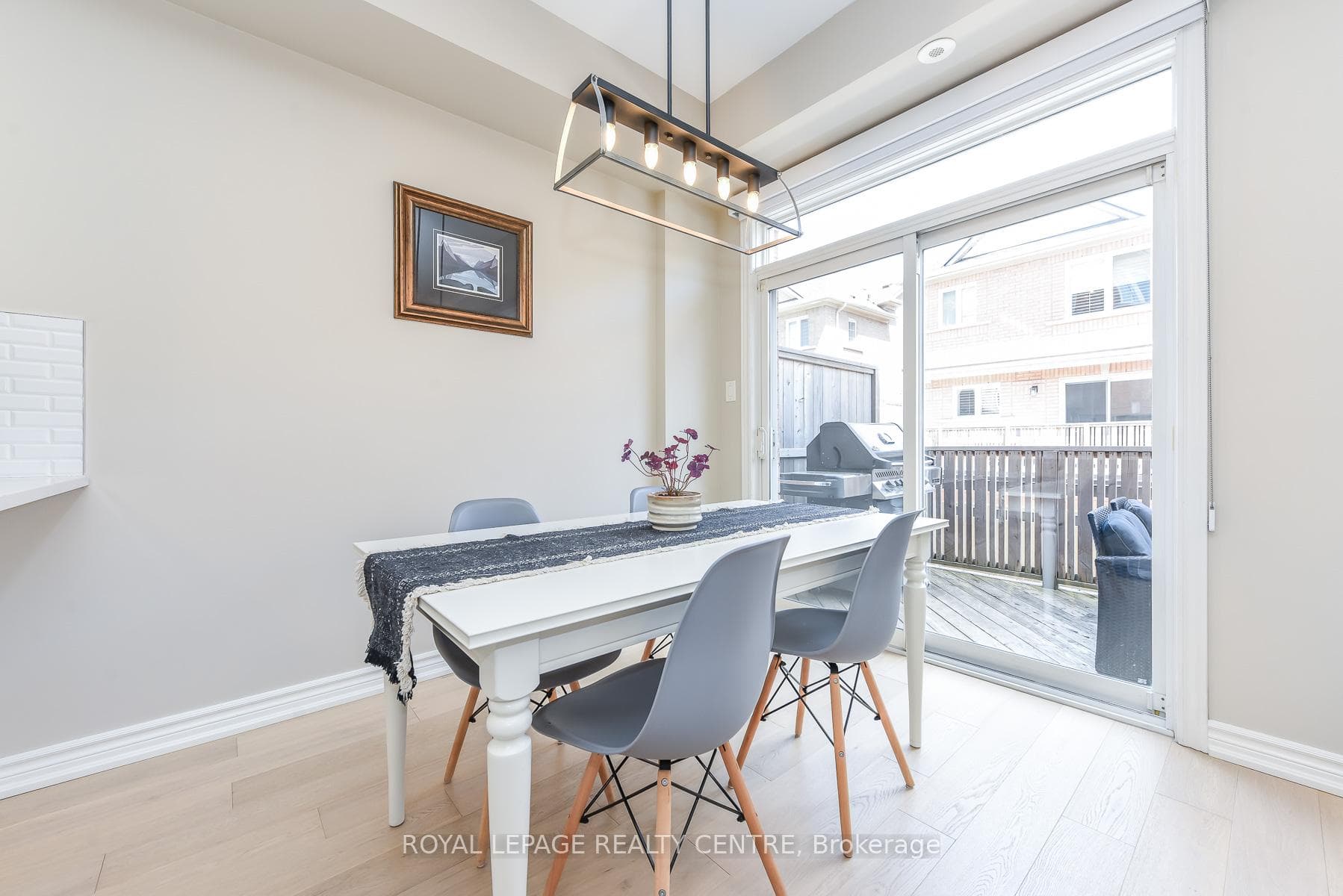 60 Rosewood Avenue Unit 210 photo 8