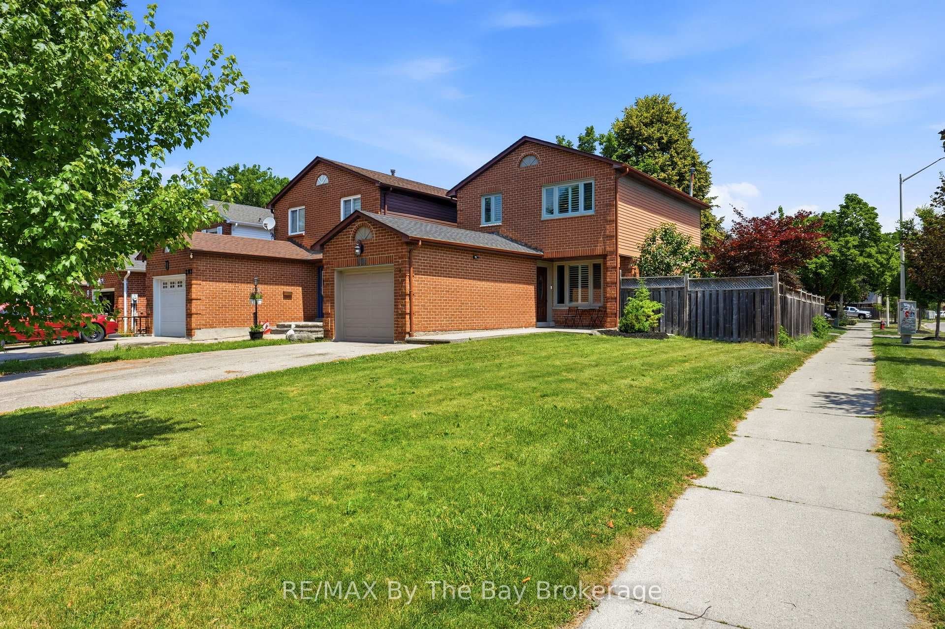 291 Woodlawn Crescent photo 43