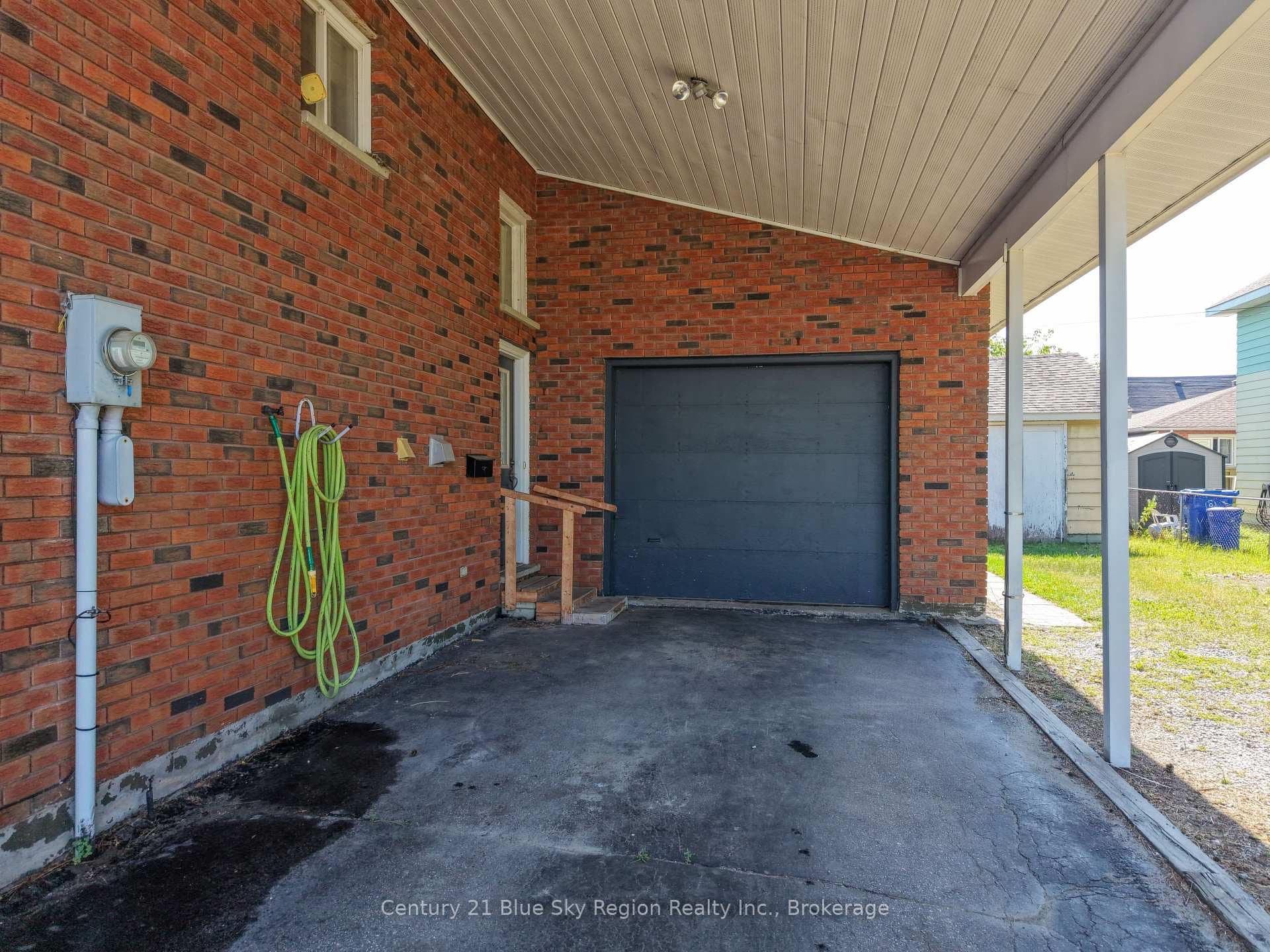 Attached Garage