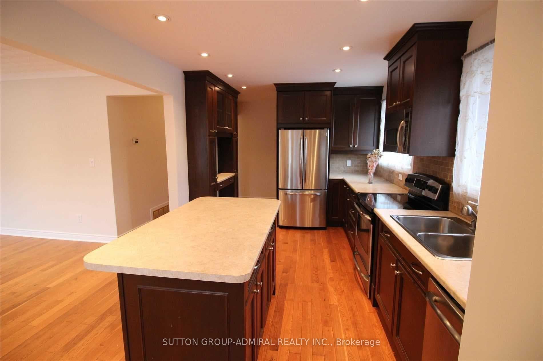 63 Aurora Heights Drive Unit Main Floor photo 2