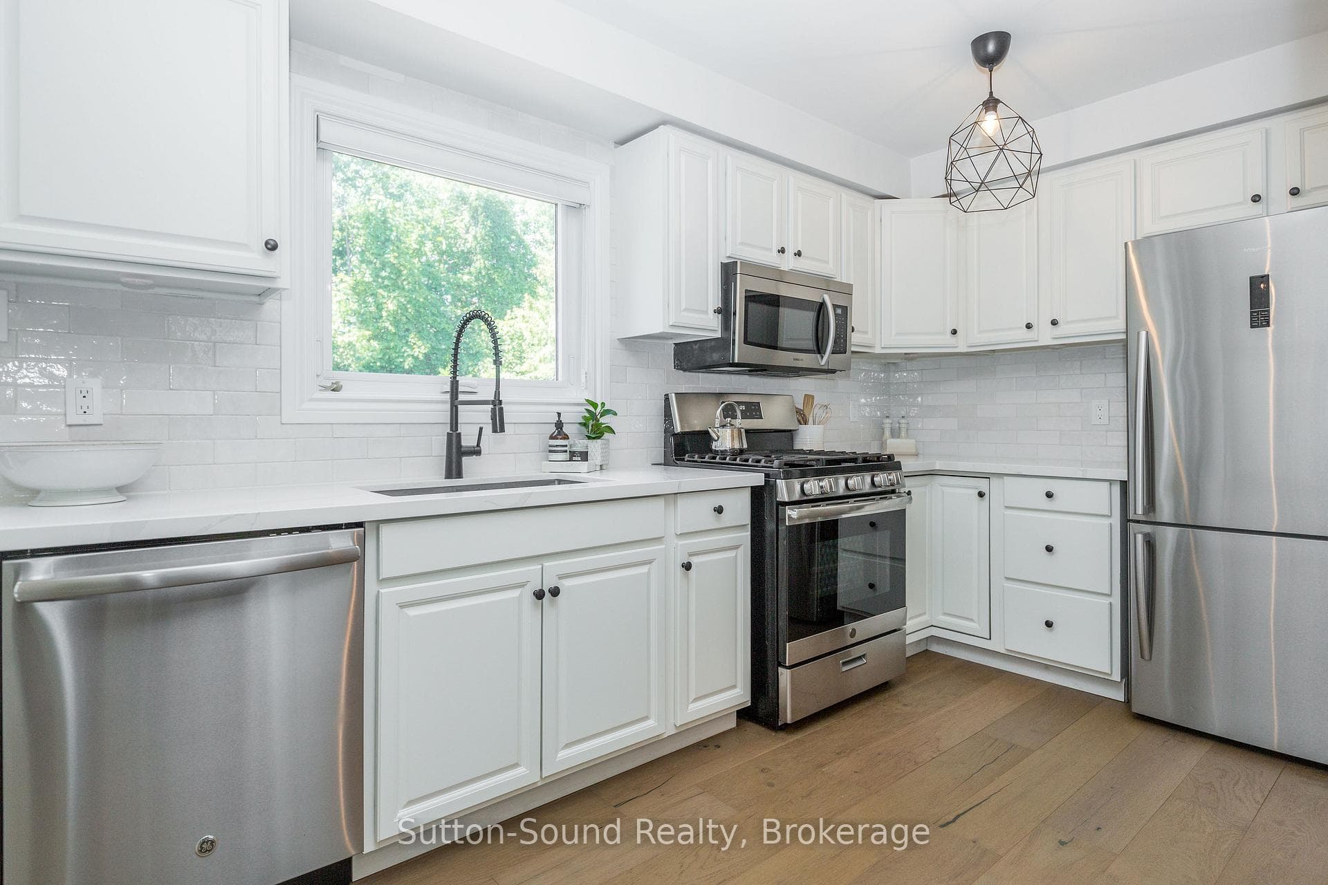 1926 Applewood Avenue photo 14