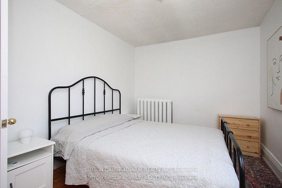 1537 Dufferin Street Unit 2 photo 16