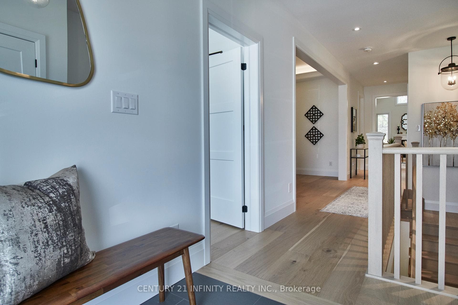 356 Northglen Boulevard photo 4