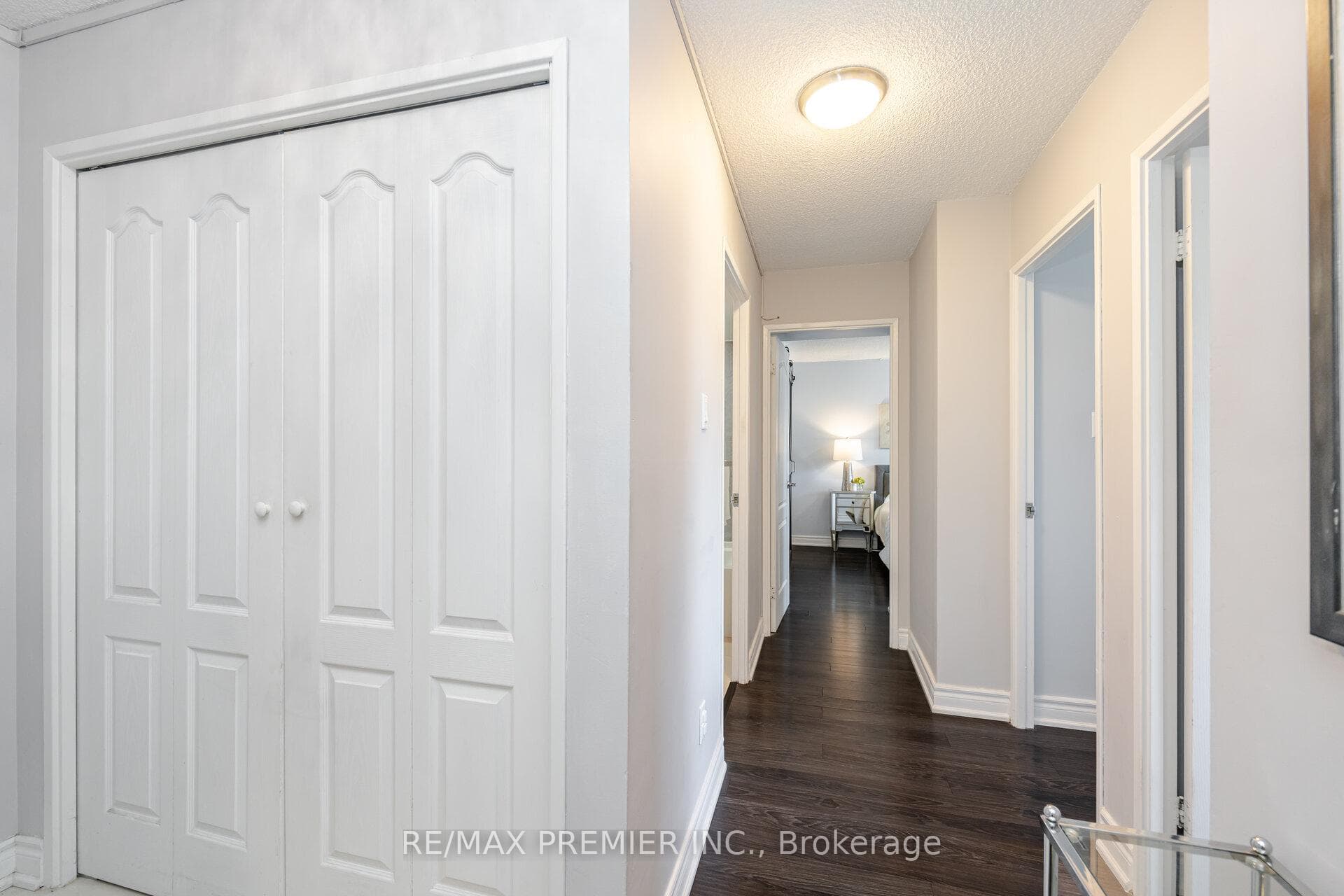 10 Sunrise Avenue Unit 215 photo 15
