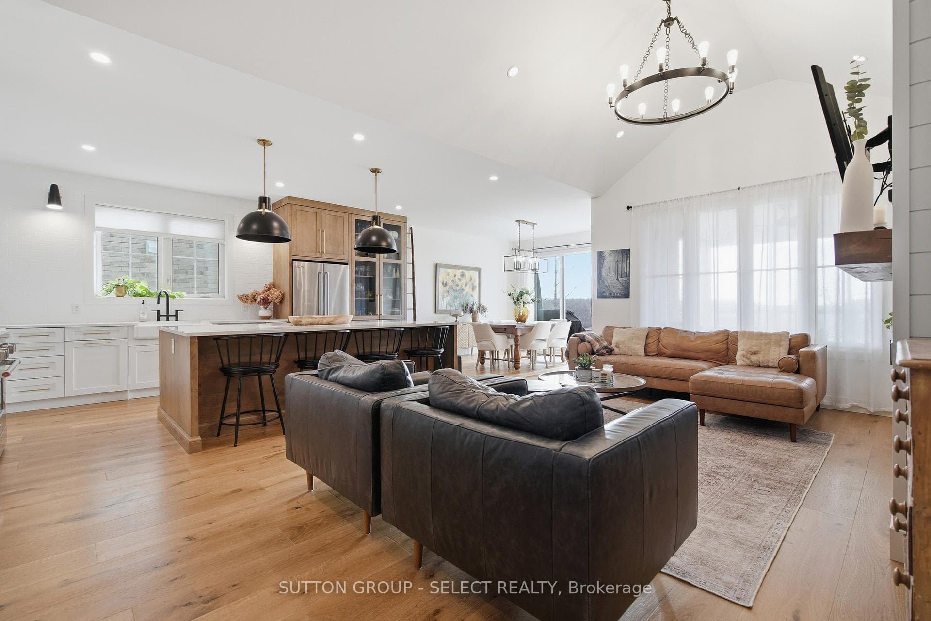 1670 Upper West Avenue photo 7