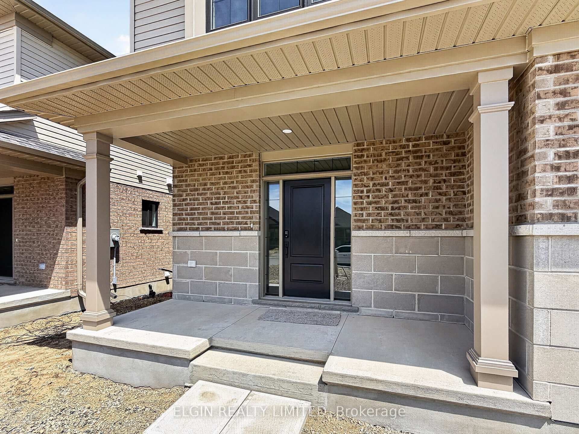 30 Hemlock Crescent photo 4