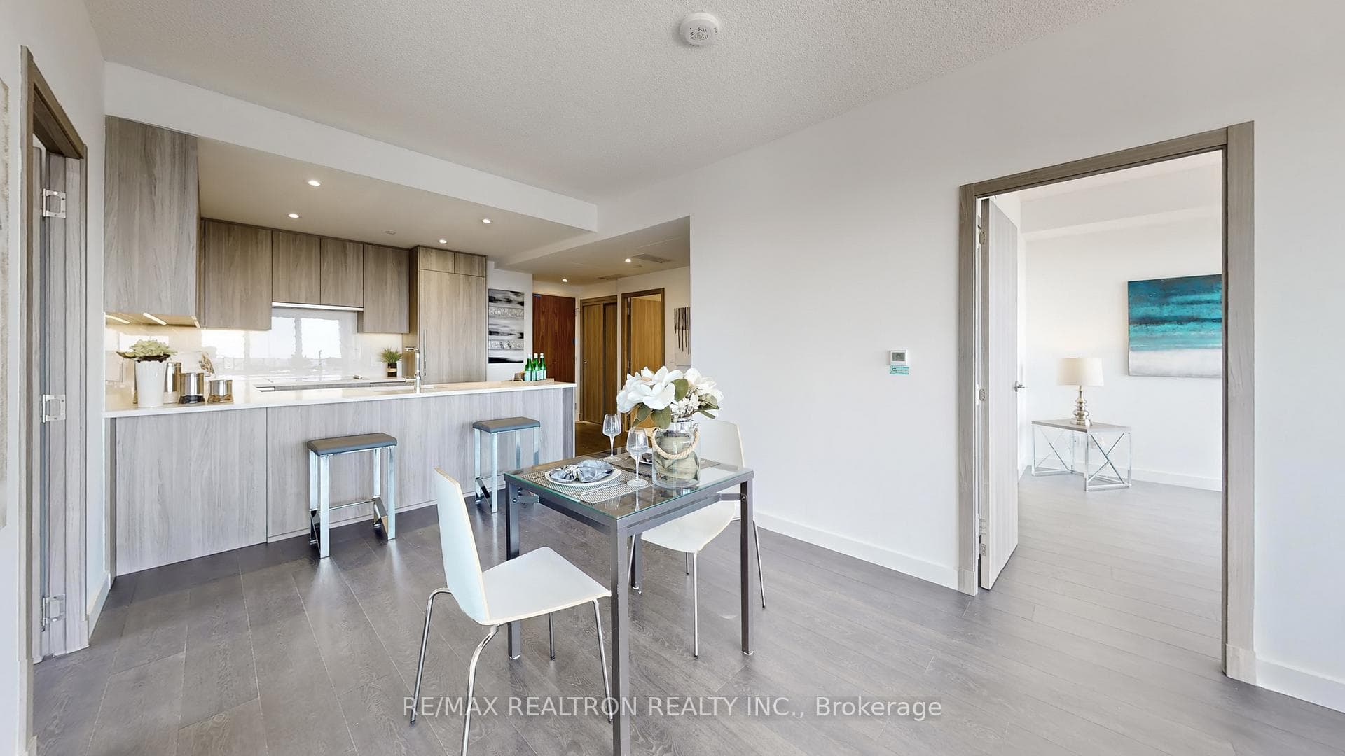 27 McMahon Drive Unit 2803 photo 8