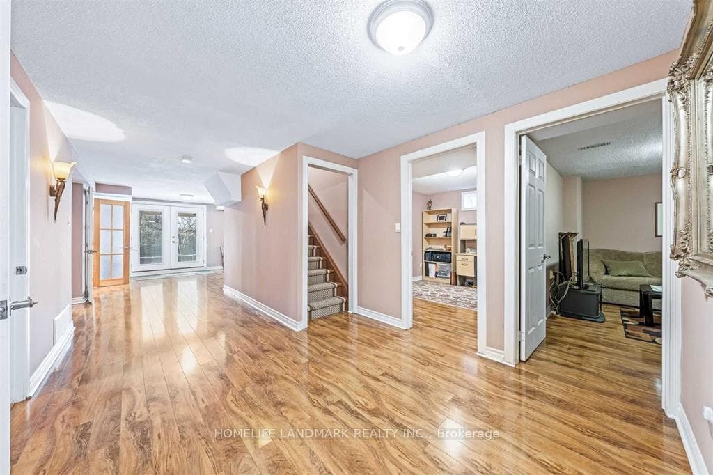11 Ballard Crescent photo 24