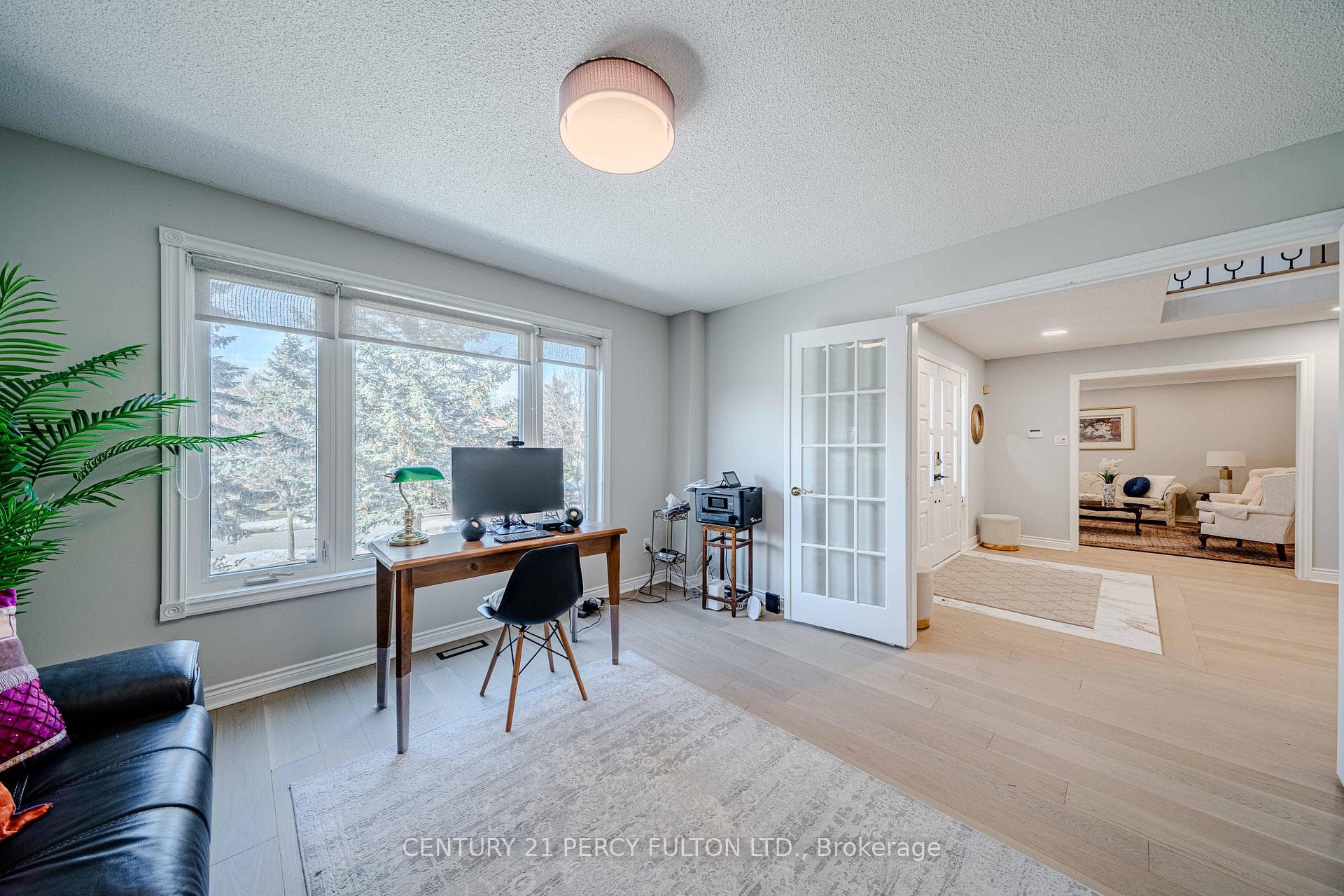 89 Beckenridge Dr- office