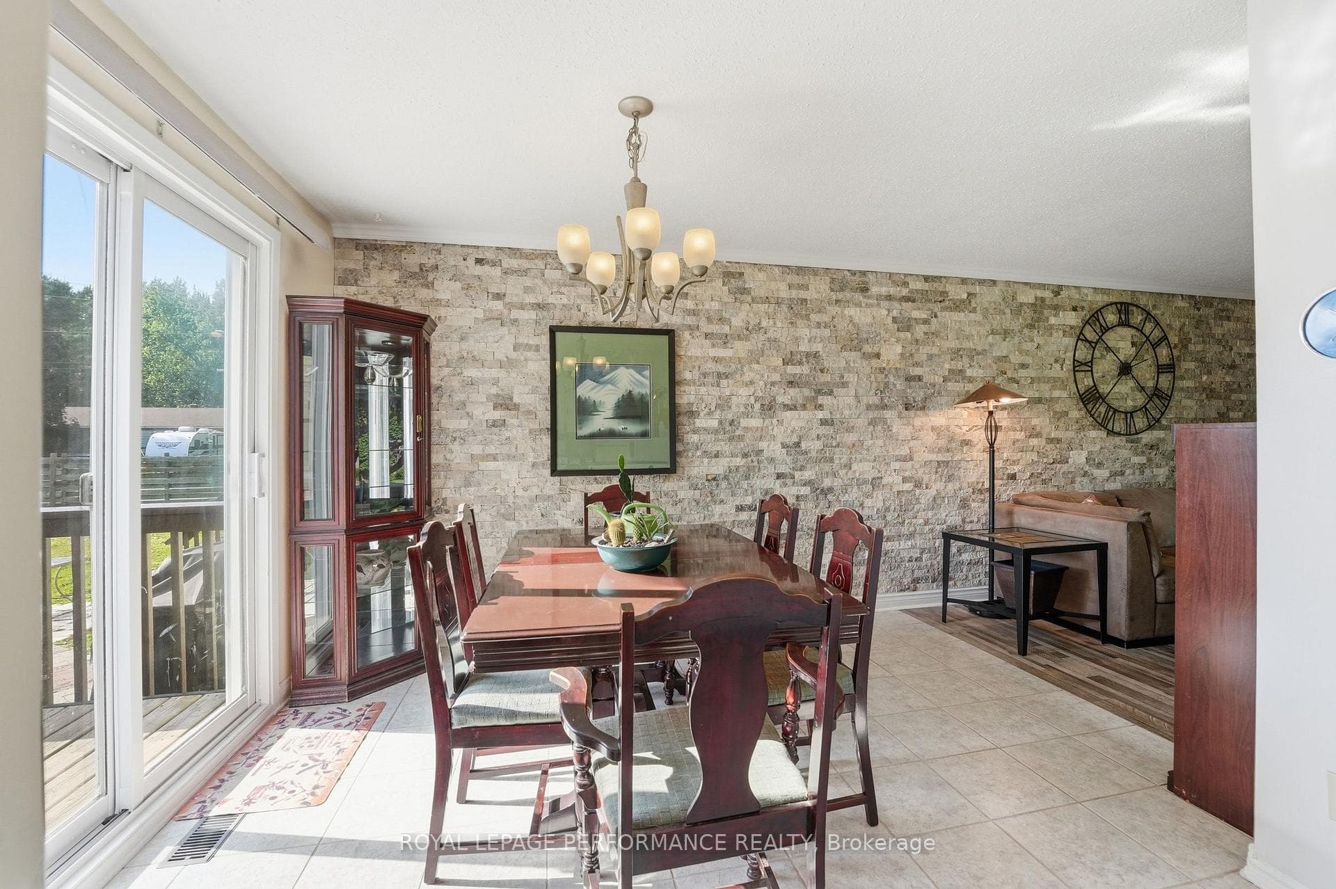 1084 Eadie Road photo 7