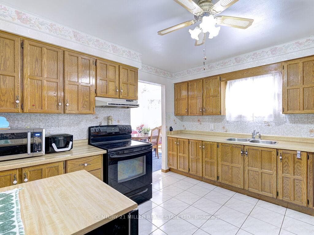 4252 Sugarbush Road photo 9