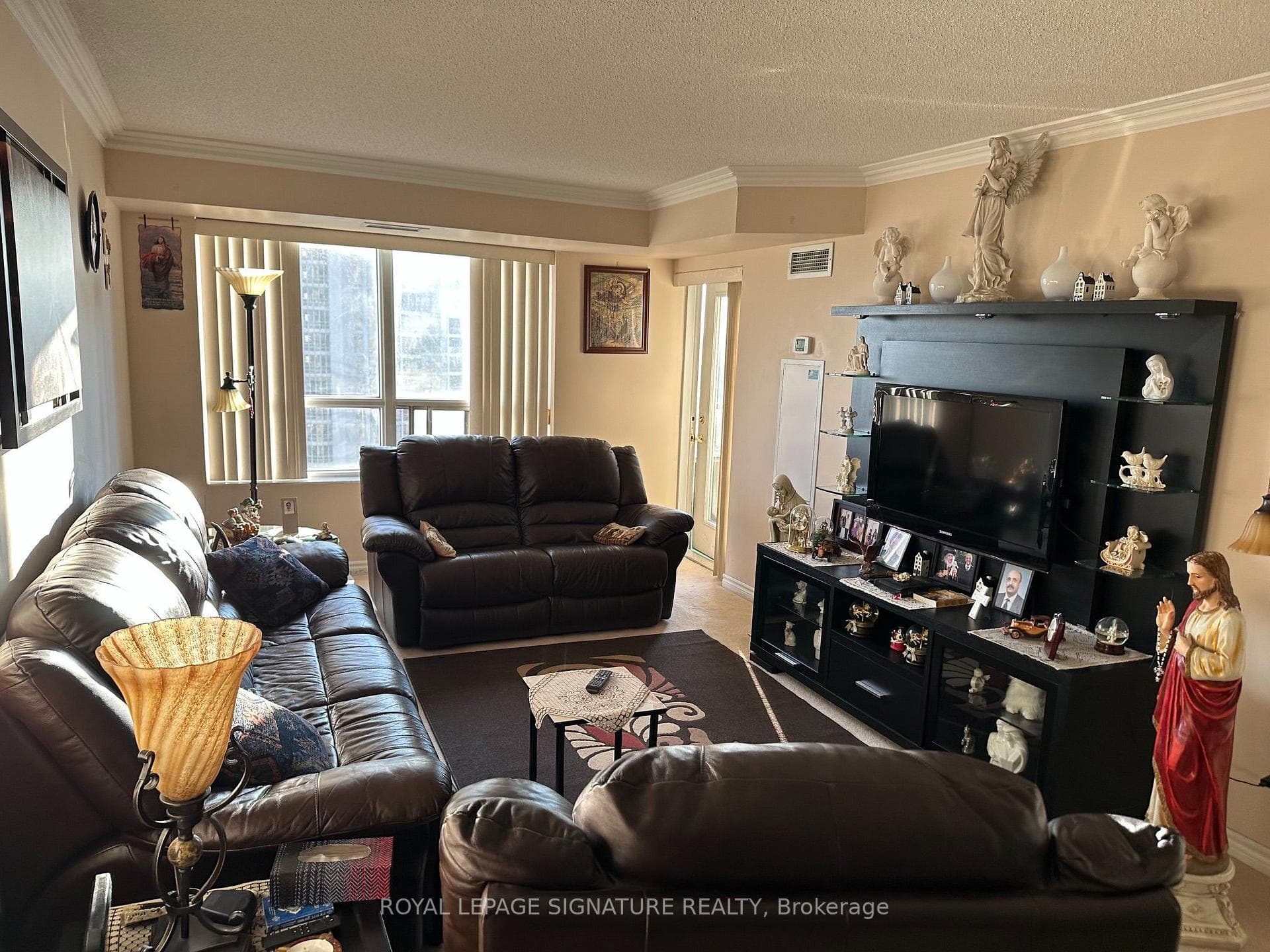 25 Kingsbridge Garden Circle Unit 2219 photo 1