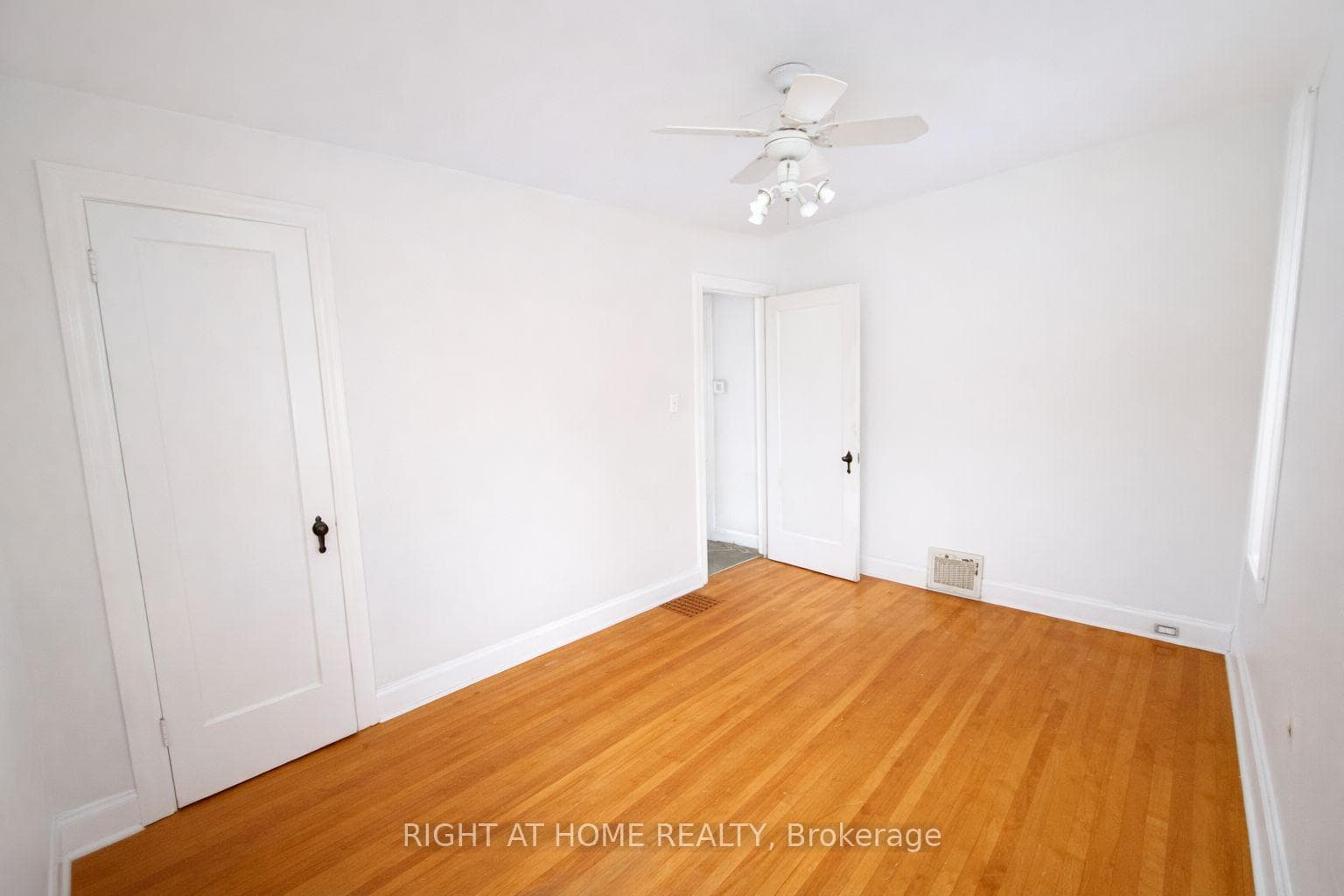 140 Stanley Avenue photo 10