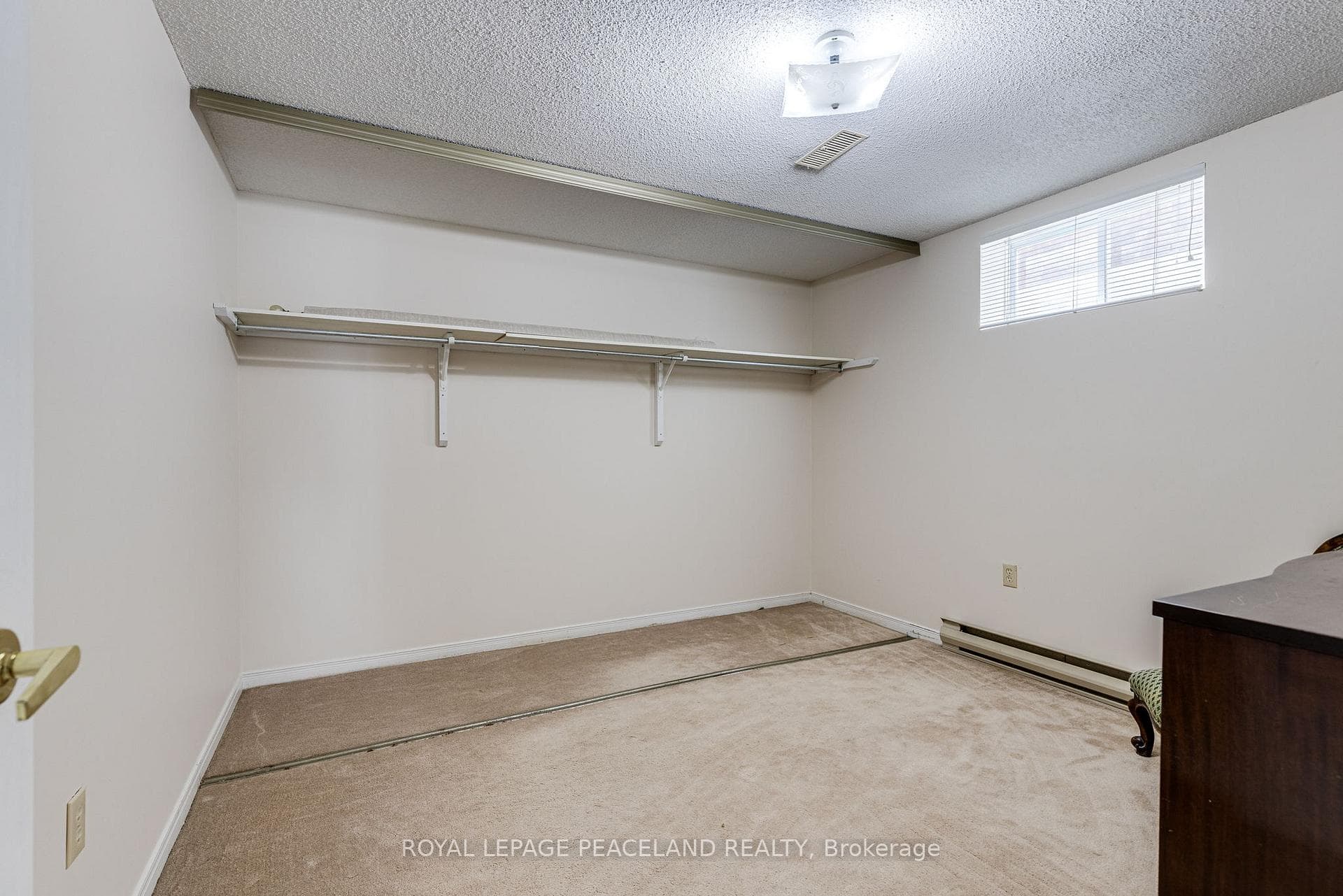 284 Livingstone Street photo 37