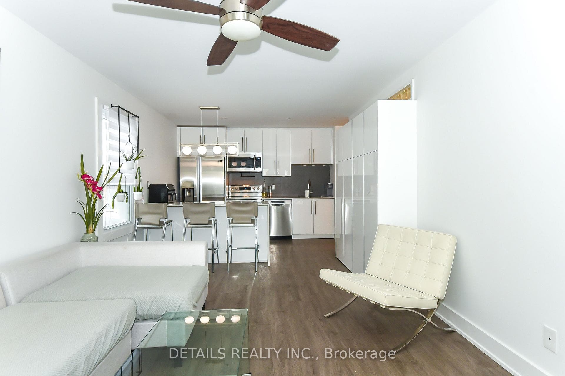 24 Irving Avenue photo 10