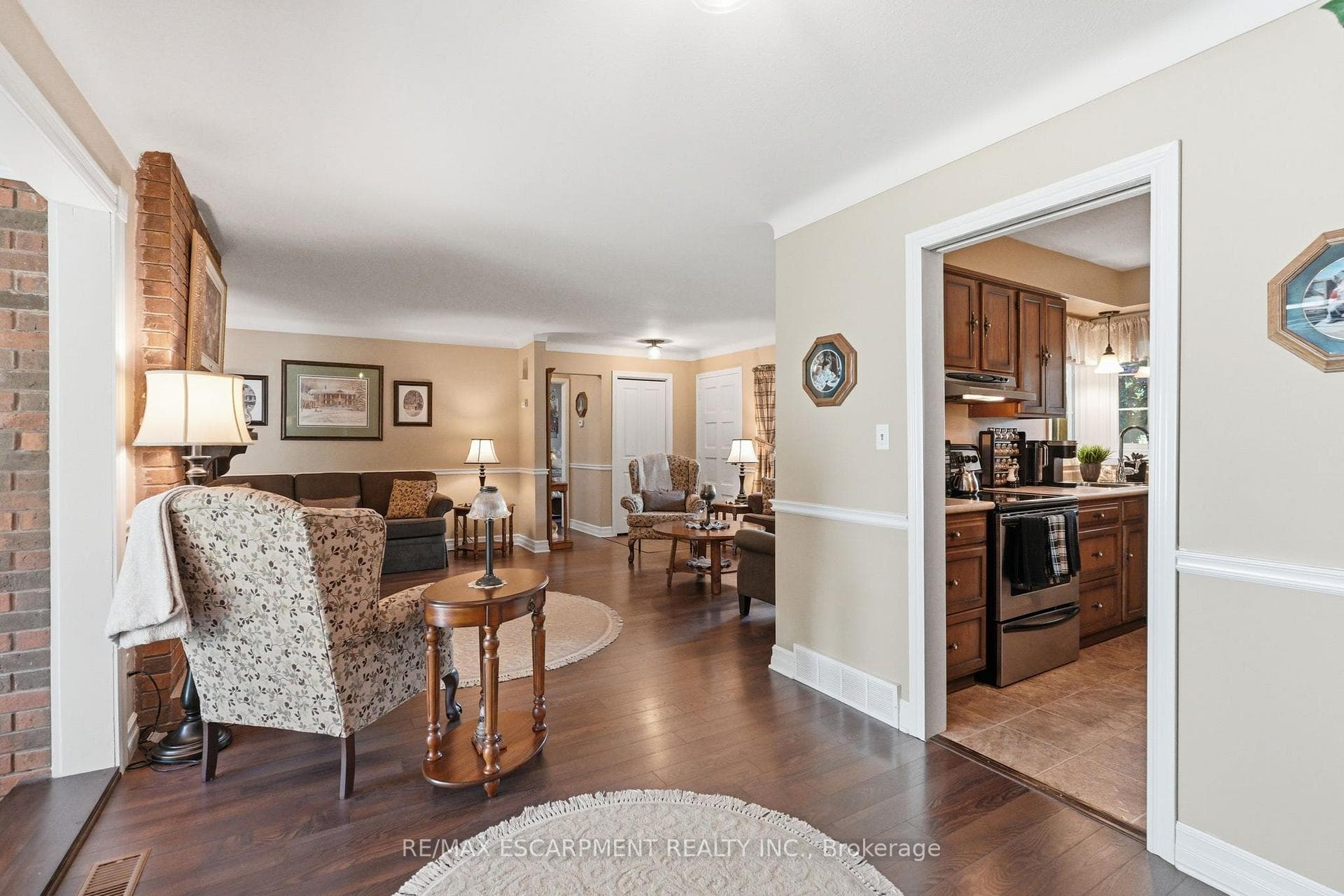 Entrance to Kitchen