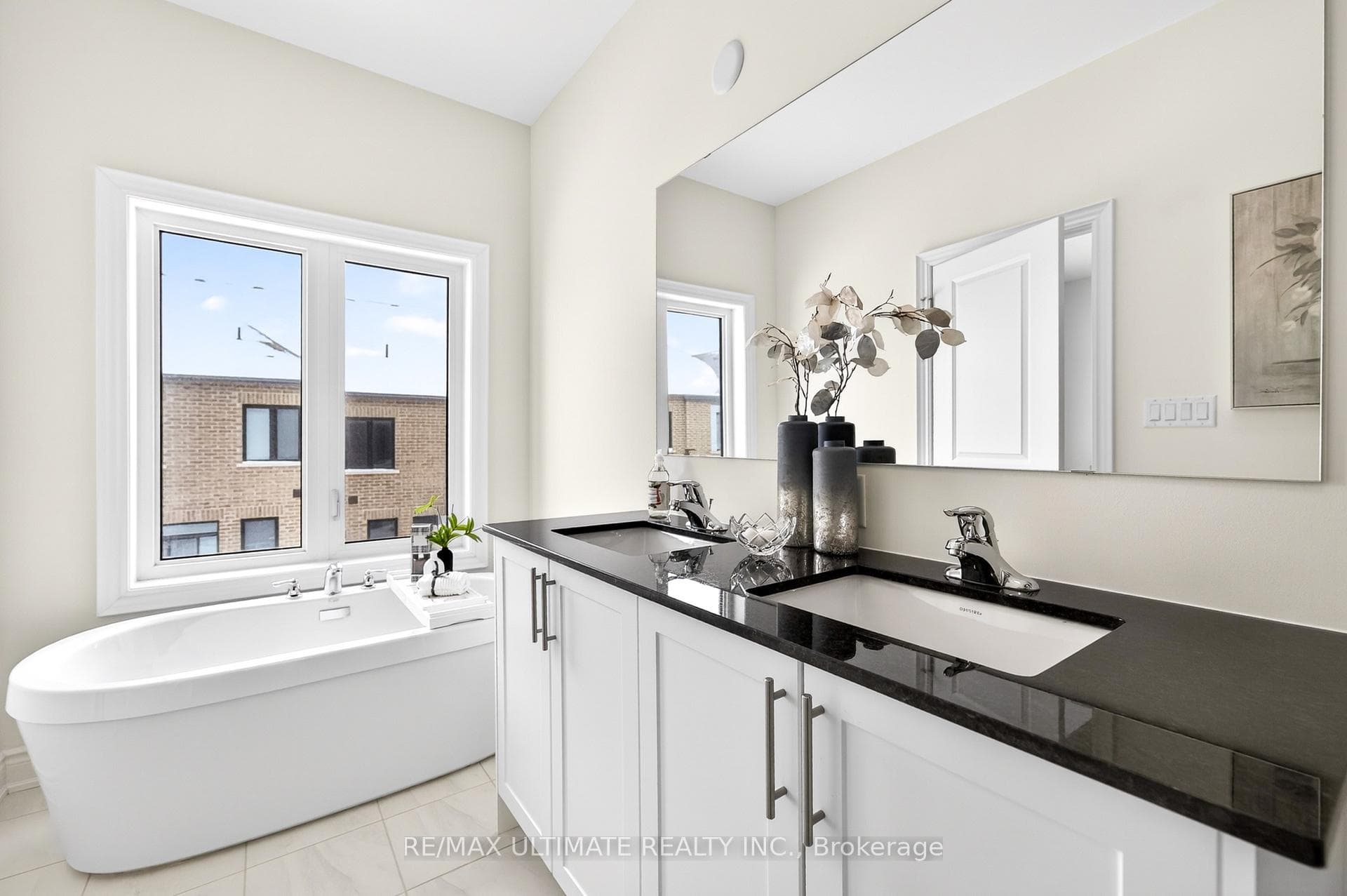 12 Singhampton Road photo 34
