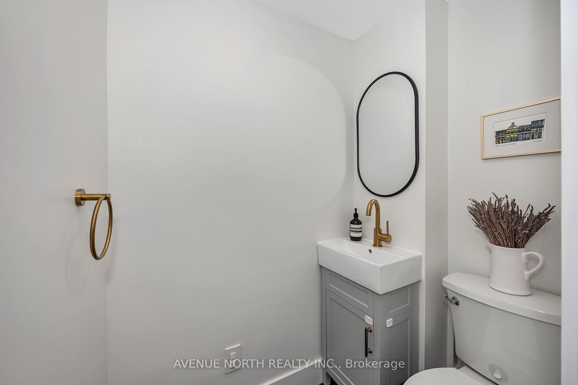 1091 Gladstone Avenue photo 17