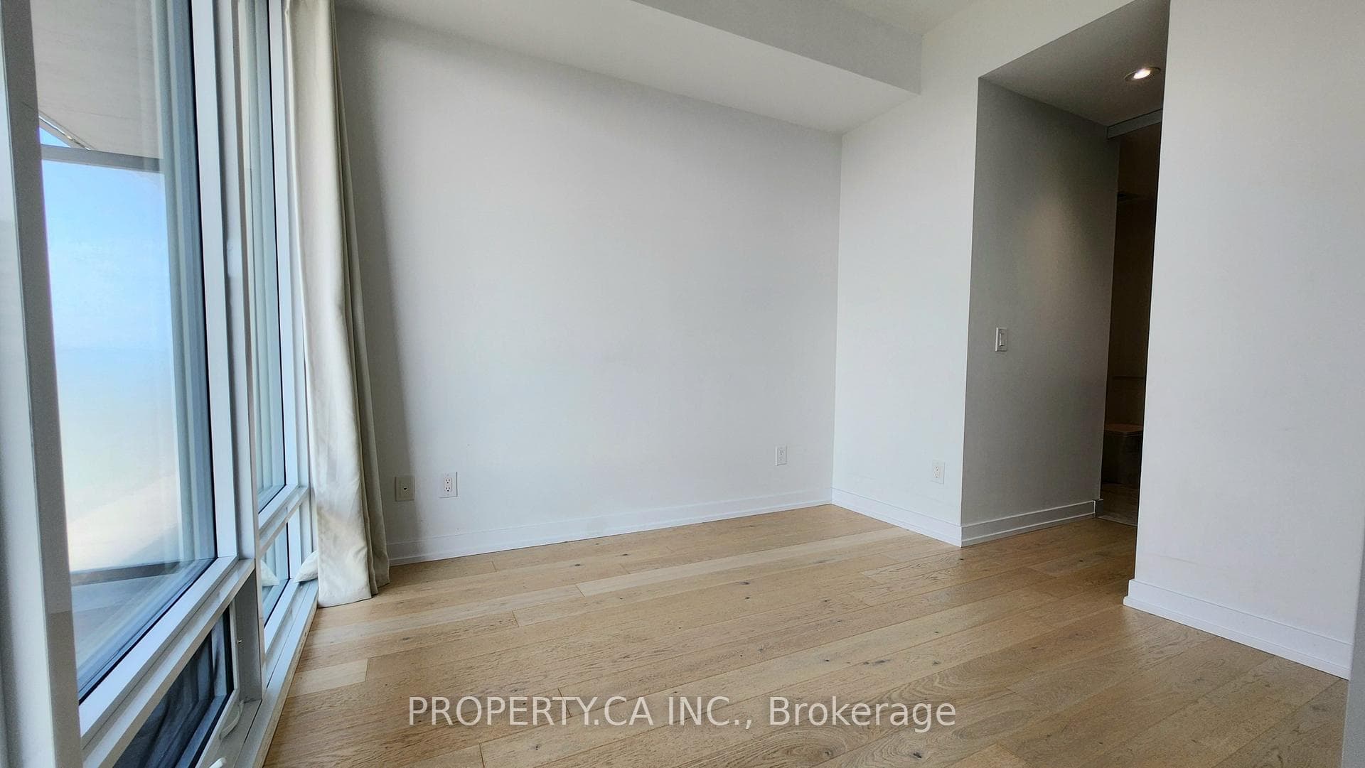 488 University Avenue Unit 4801 photo 10