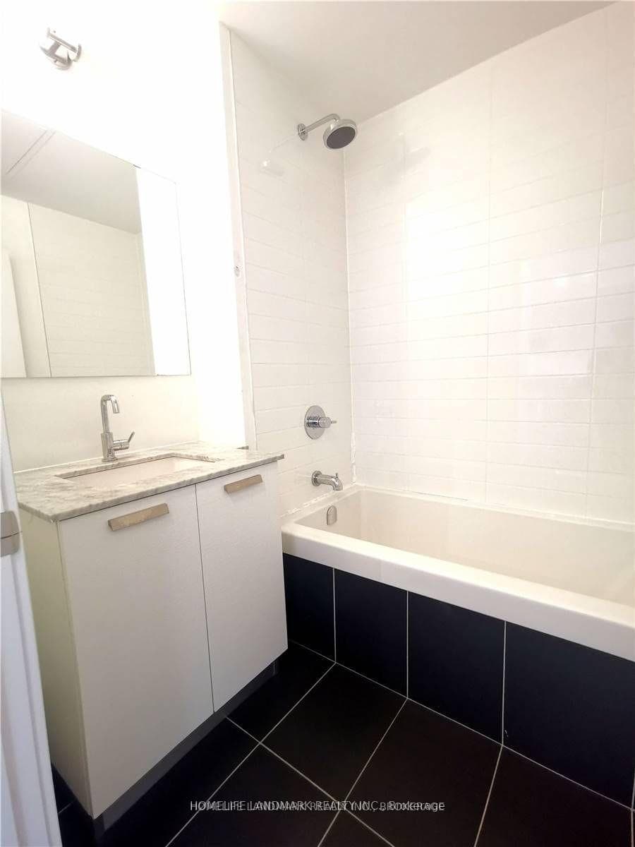 1815 Yonge Street Unit 1703 photo 8