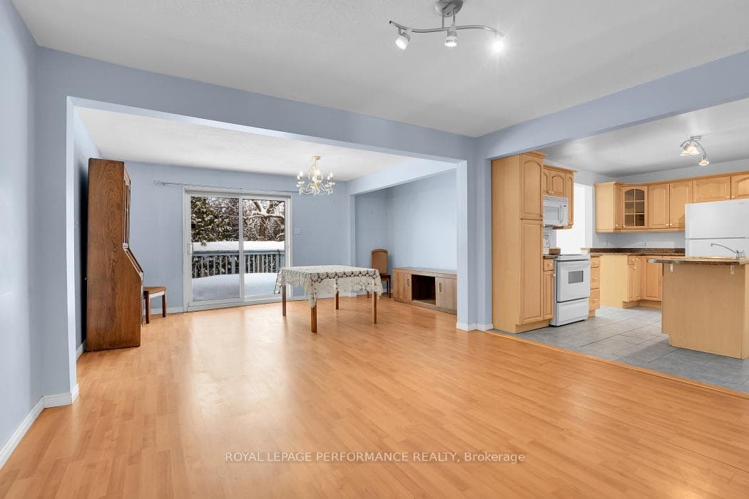 813 Walkley Road photo 13