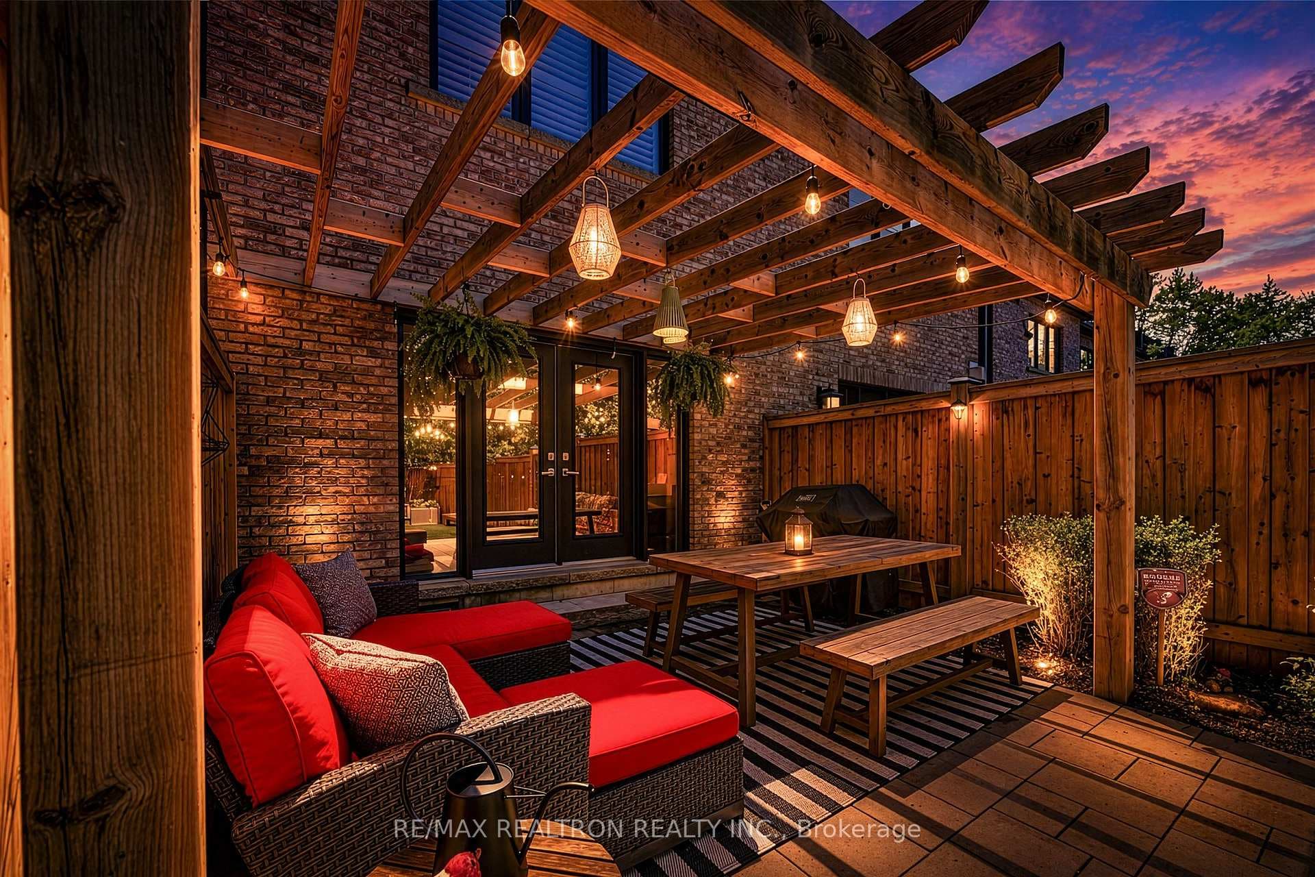 Entertainer's Dream, Breathtaking In The Evening!