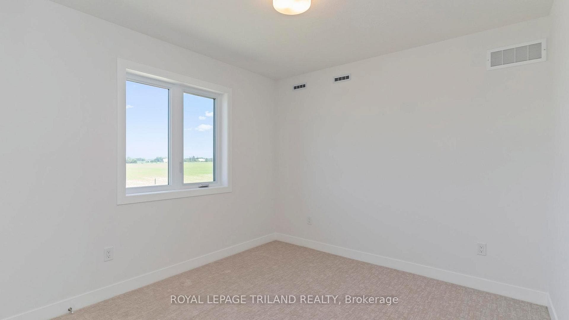 47 HARROW Lane photo 14