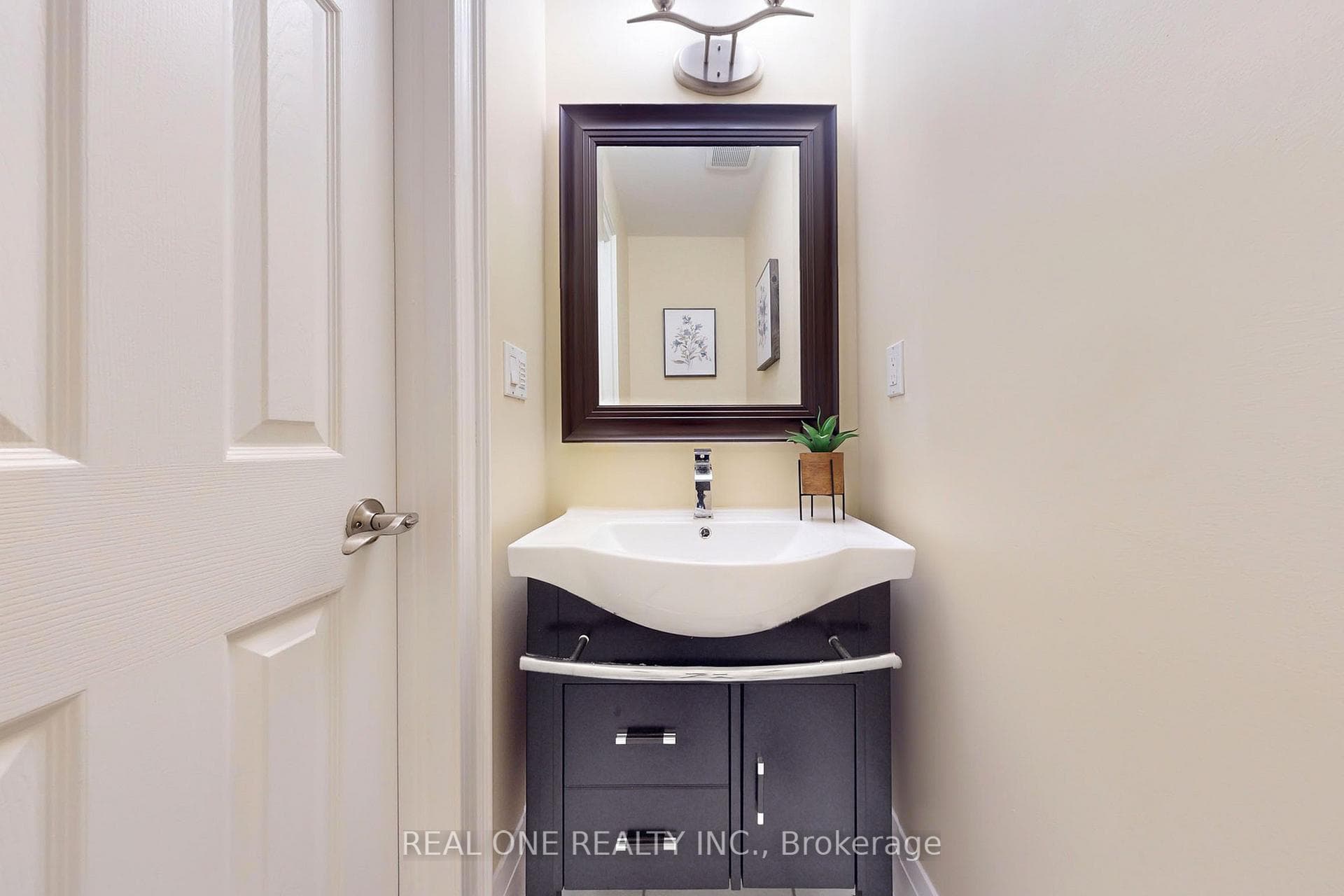712 The Bridle Walk photo 20