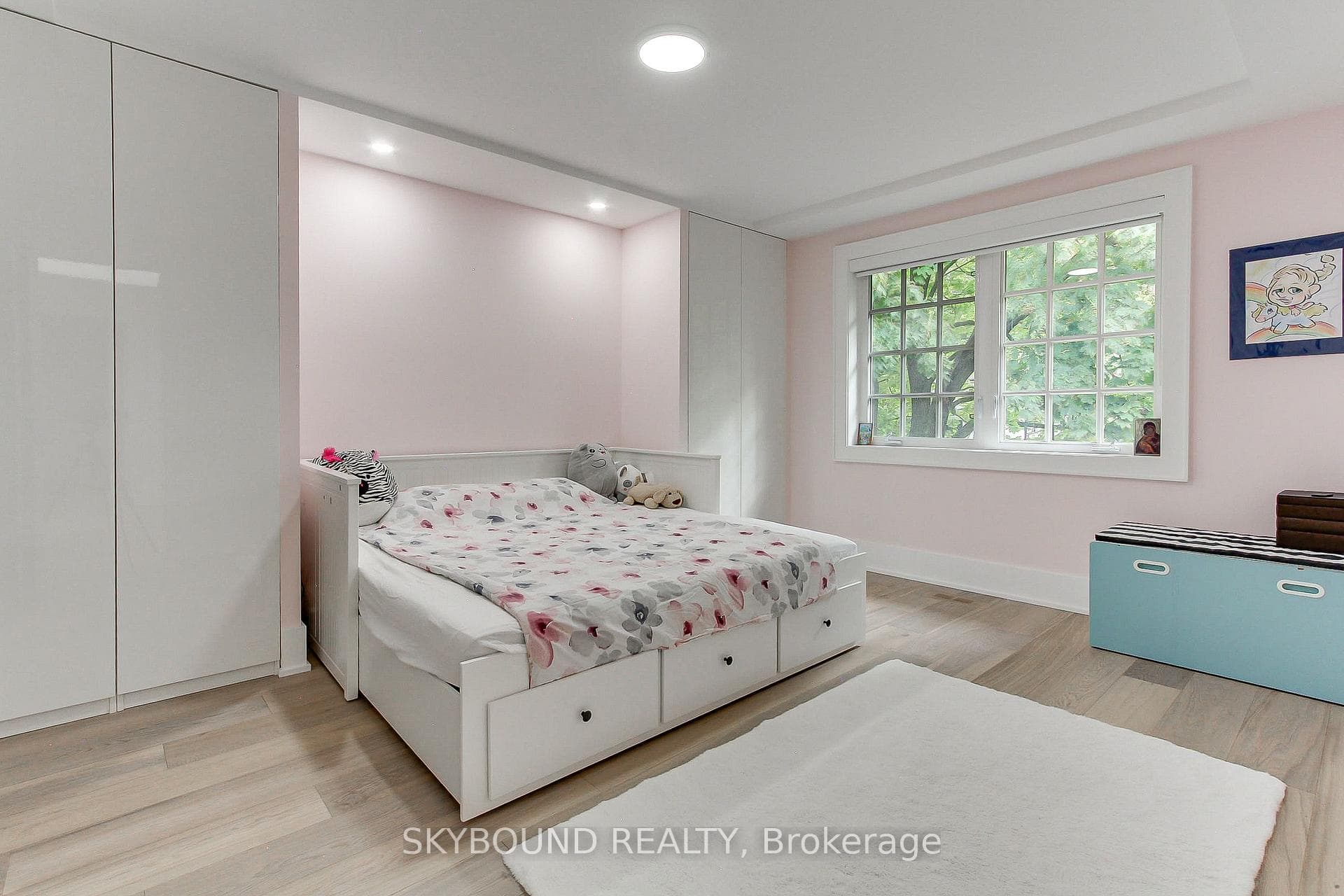 12 Queensborough Crescent photo 38