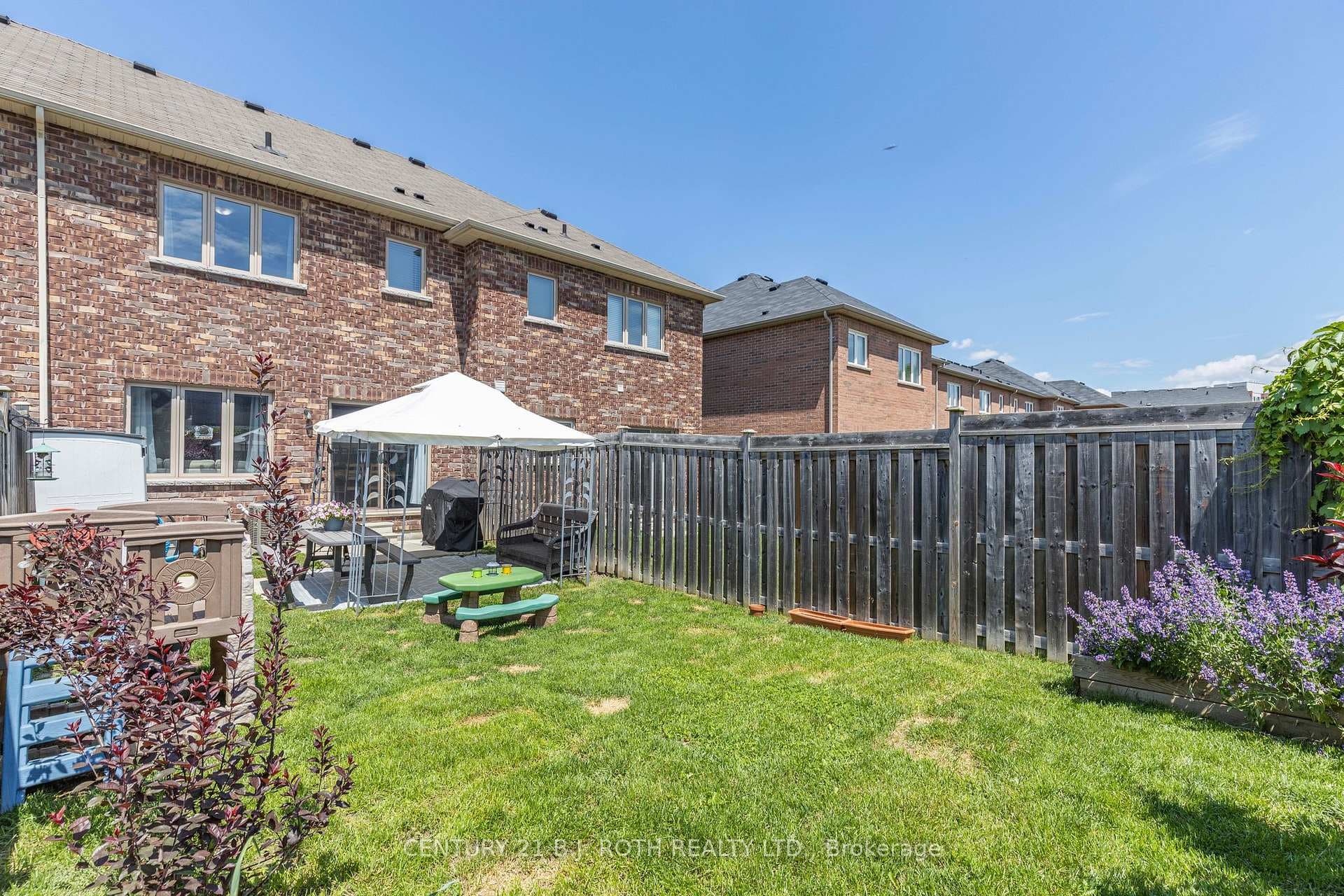 51 Forsyth Crescent photo 23