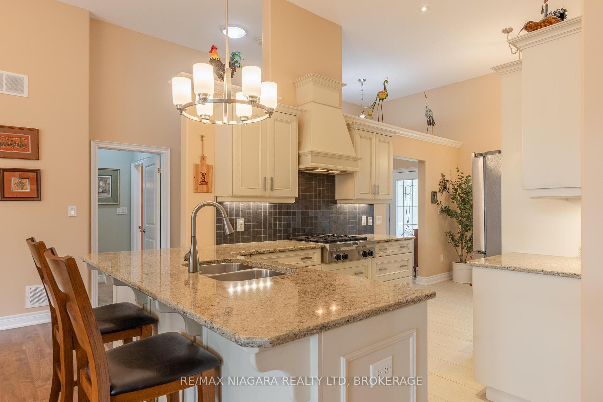 Main Level - Kitchen