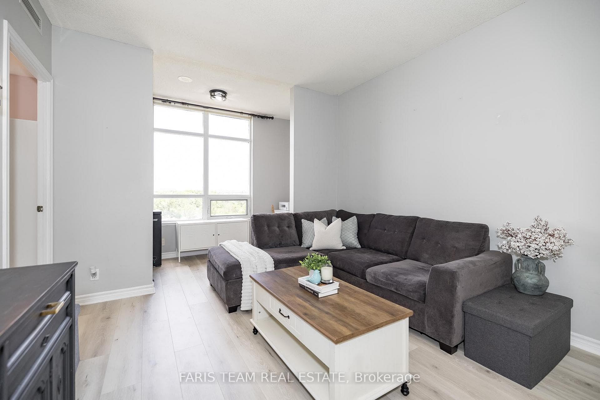 9235 Jane Street Unit 701 photo 11