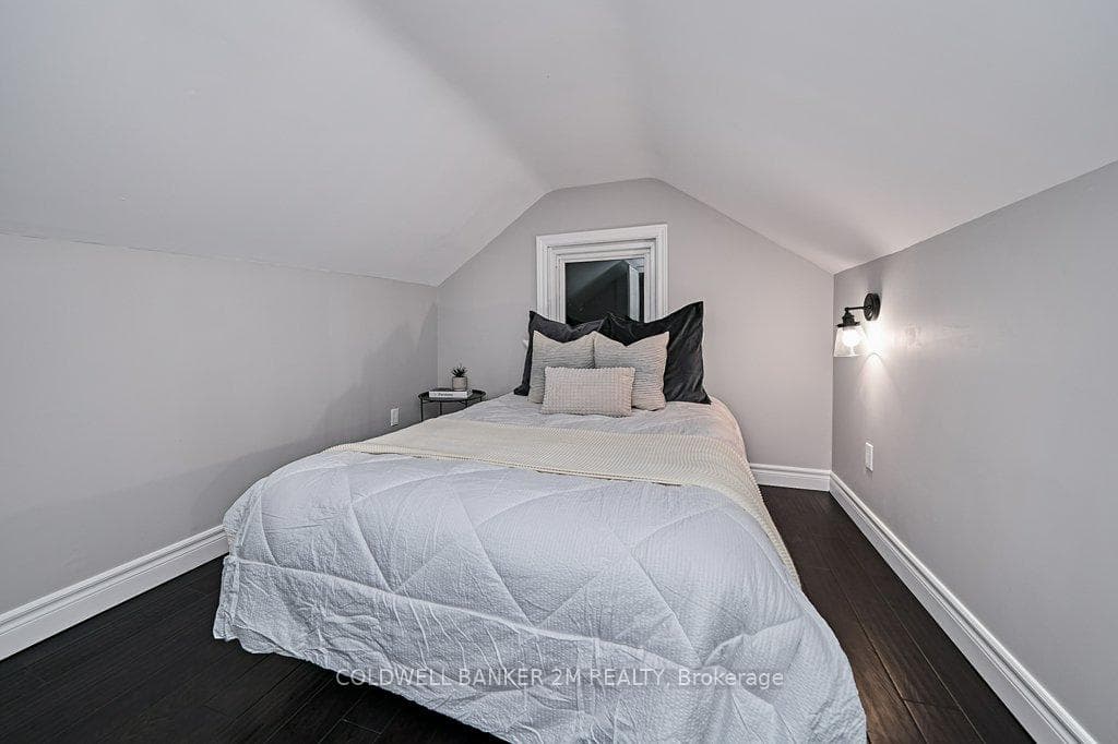 107 Cromwell Avenue photo 21