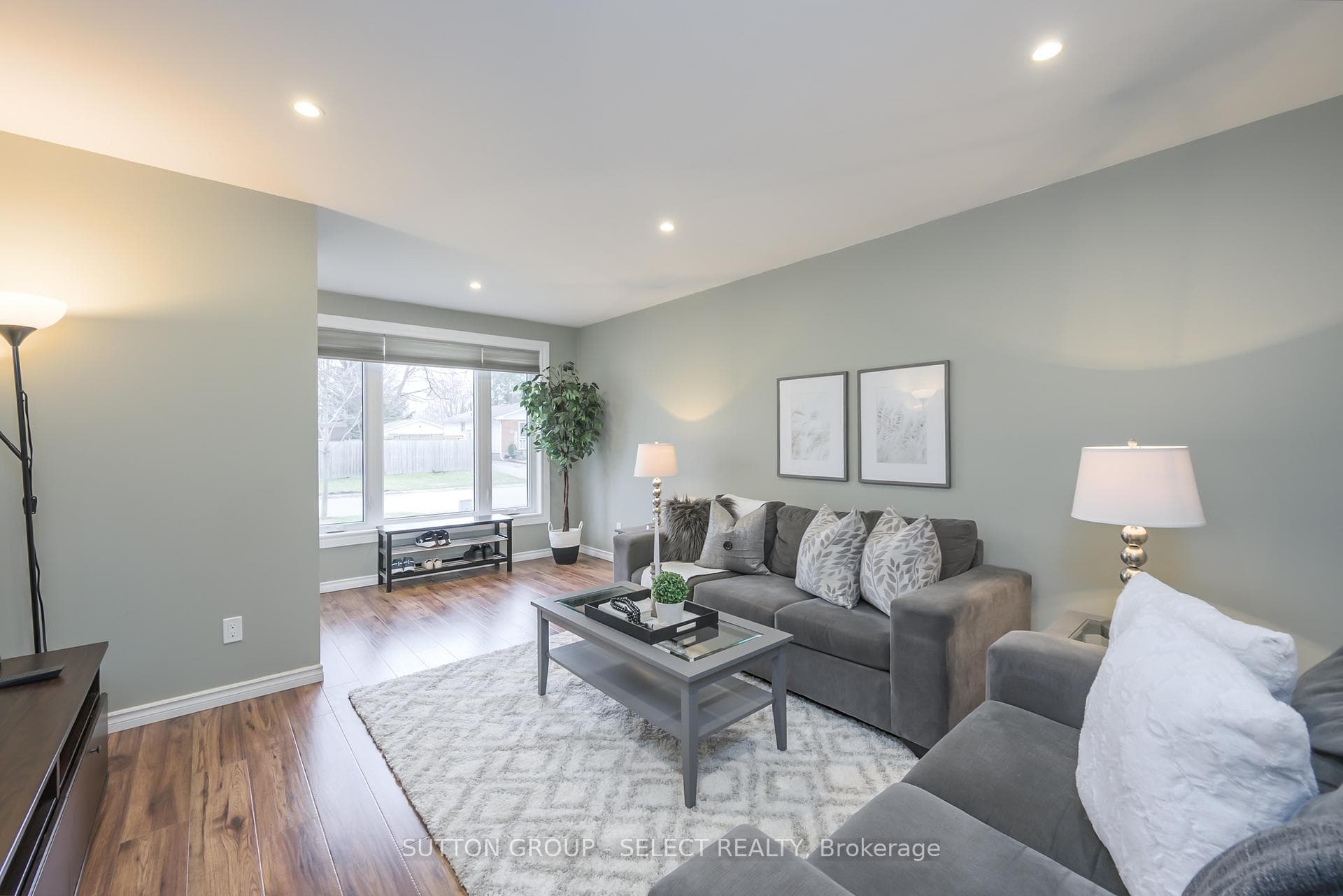 24 Piers Crescent photo 2