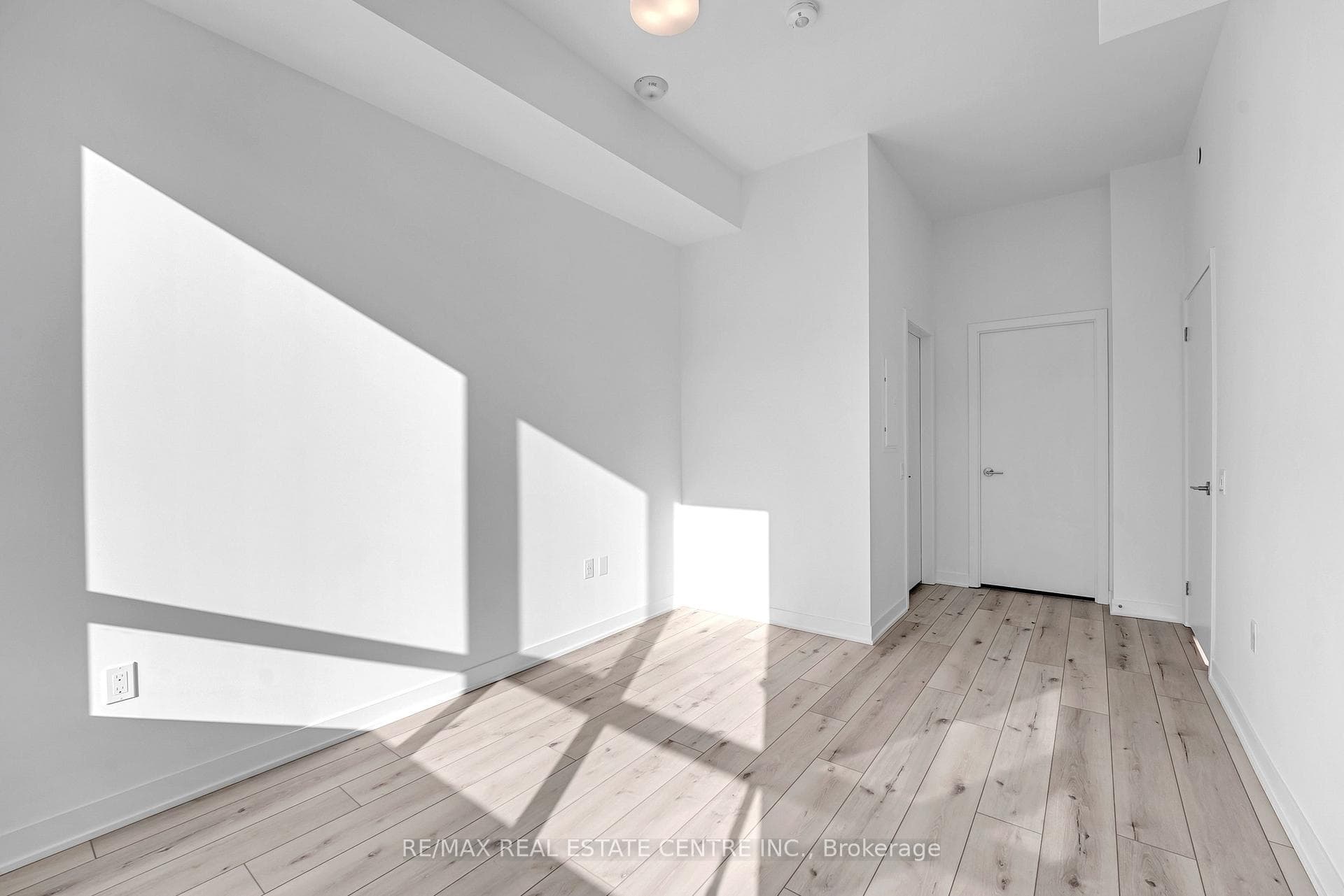 395 Dundas Street Unit Lph23 photo 13