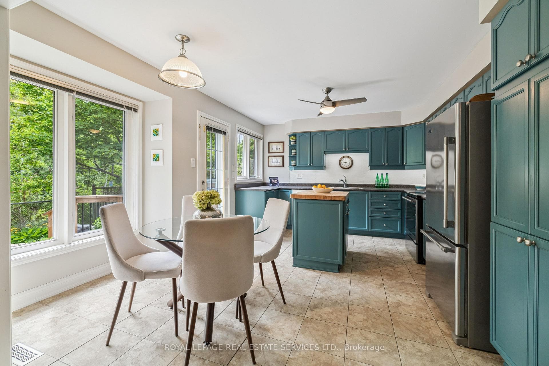 5186 Ravine Crescent photo 8
