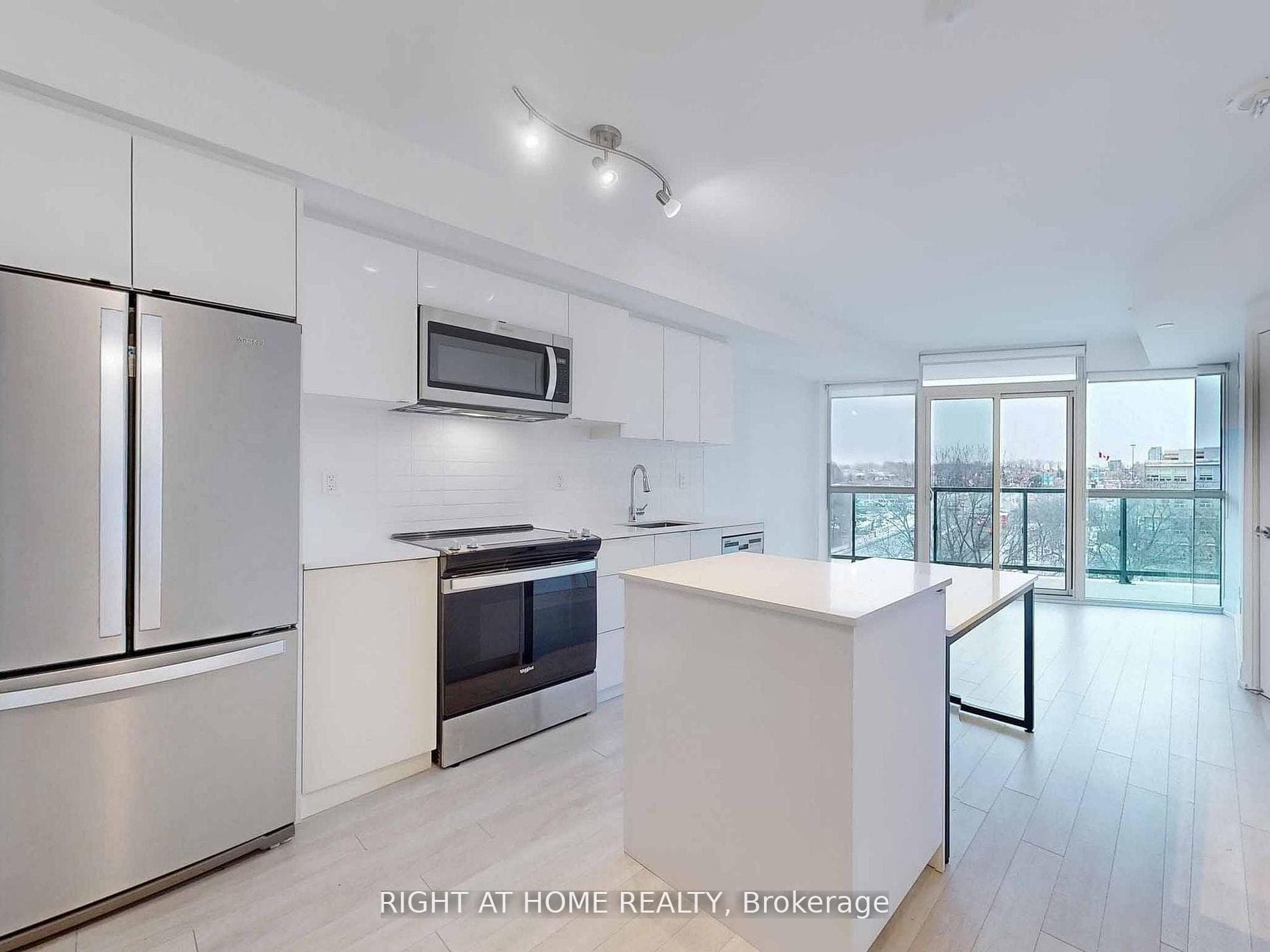 1461 Lawrence Avenue Unit 606 photo 9