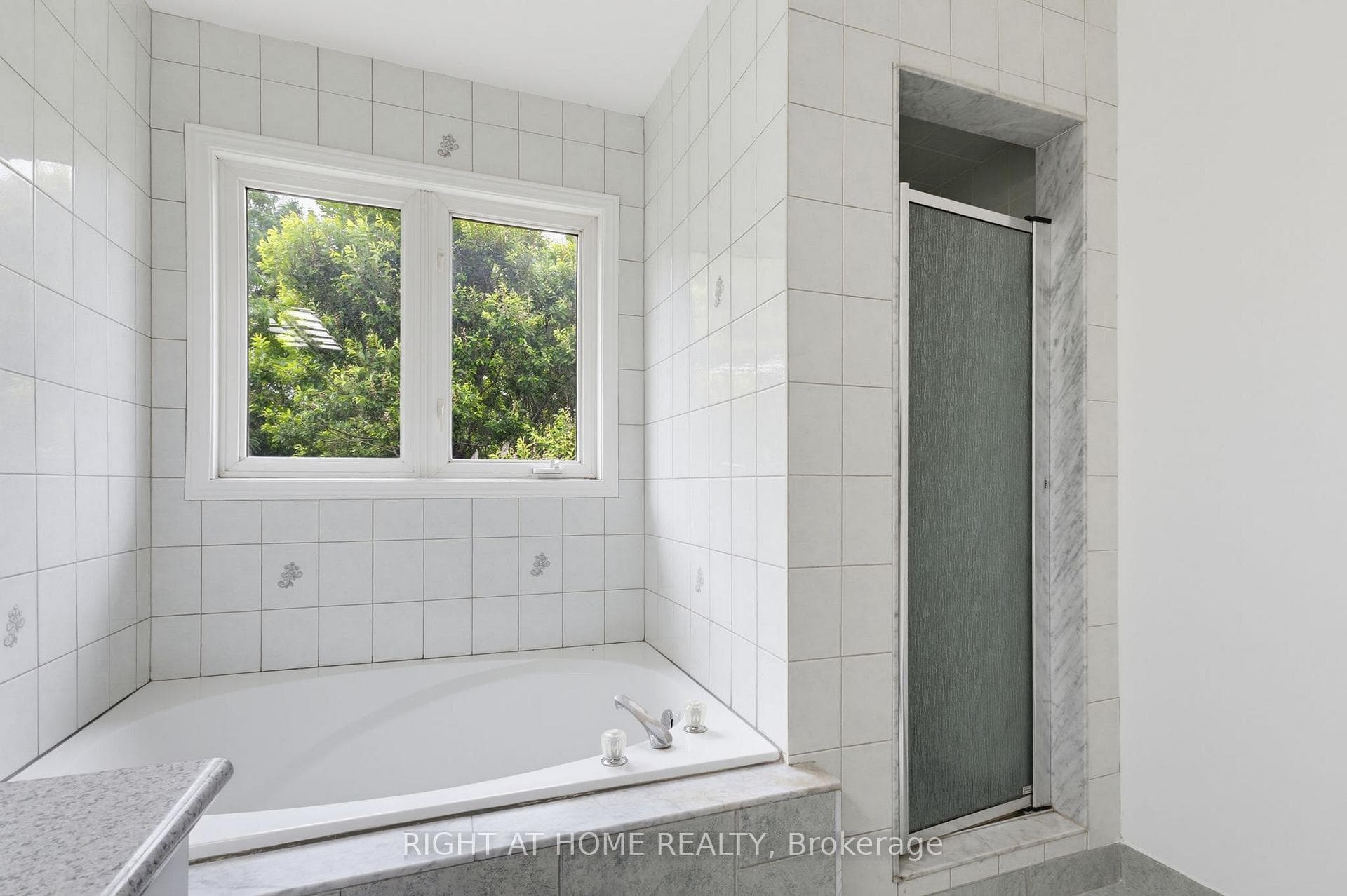 1087 Augustus Drive photo 27