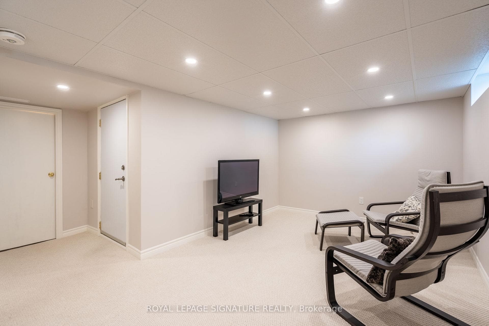 1338 Upper Gage Avenue Unit 1 photo 35