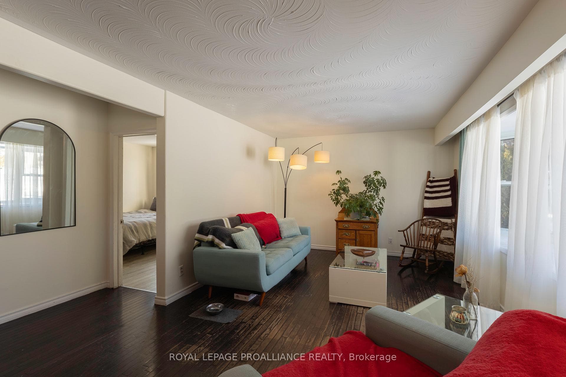 26 Cloverleaf Drive photo 2