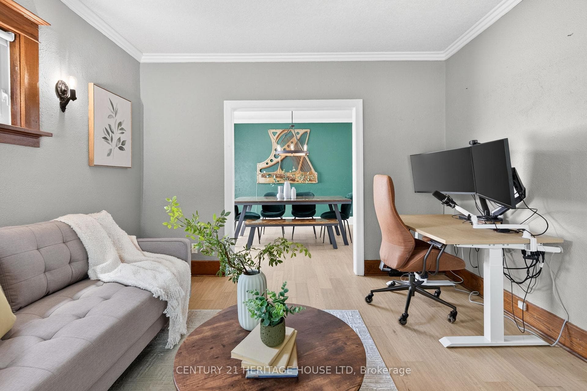 98 Roger Street photo 5