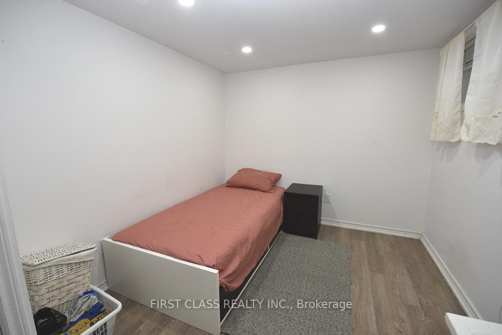 2091 Kipling Avenue Unit Bsmt photo 11